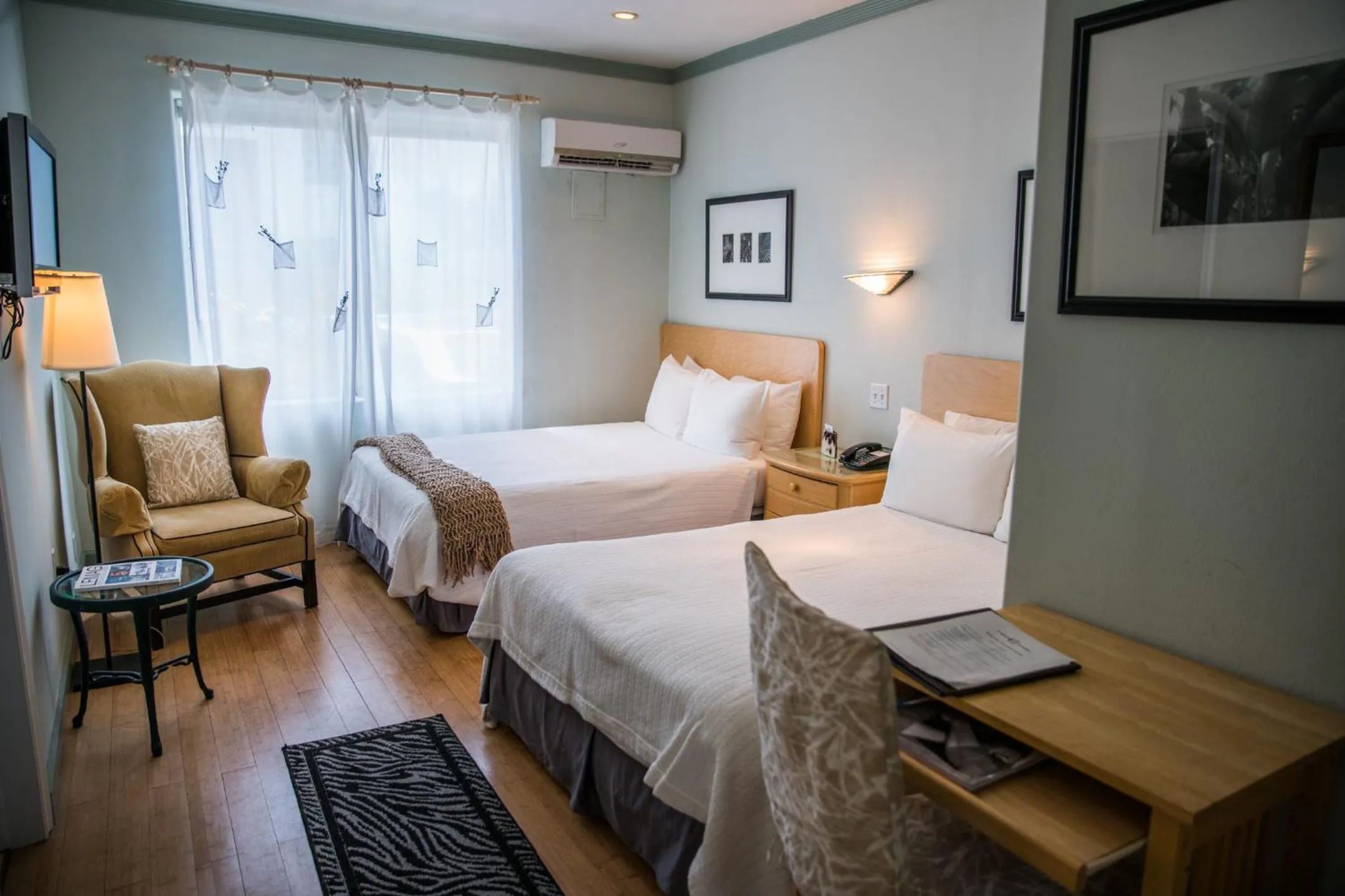 Bedroom, Bed in Cadet Hotel