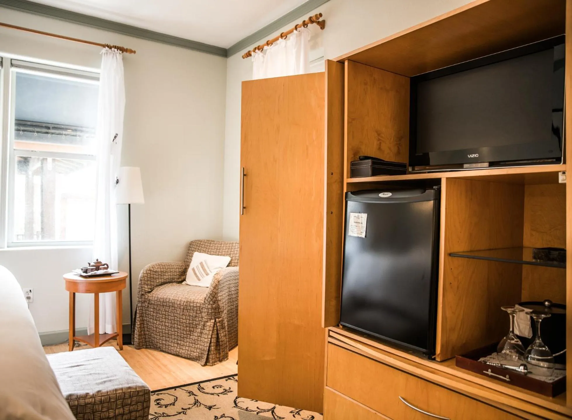 TV and multimedia in Cadet Hotel