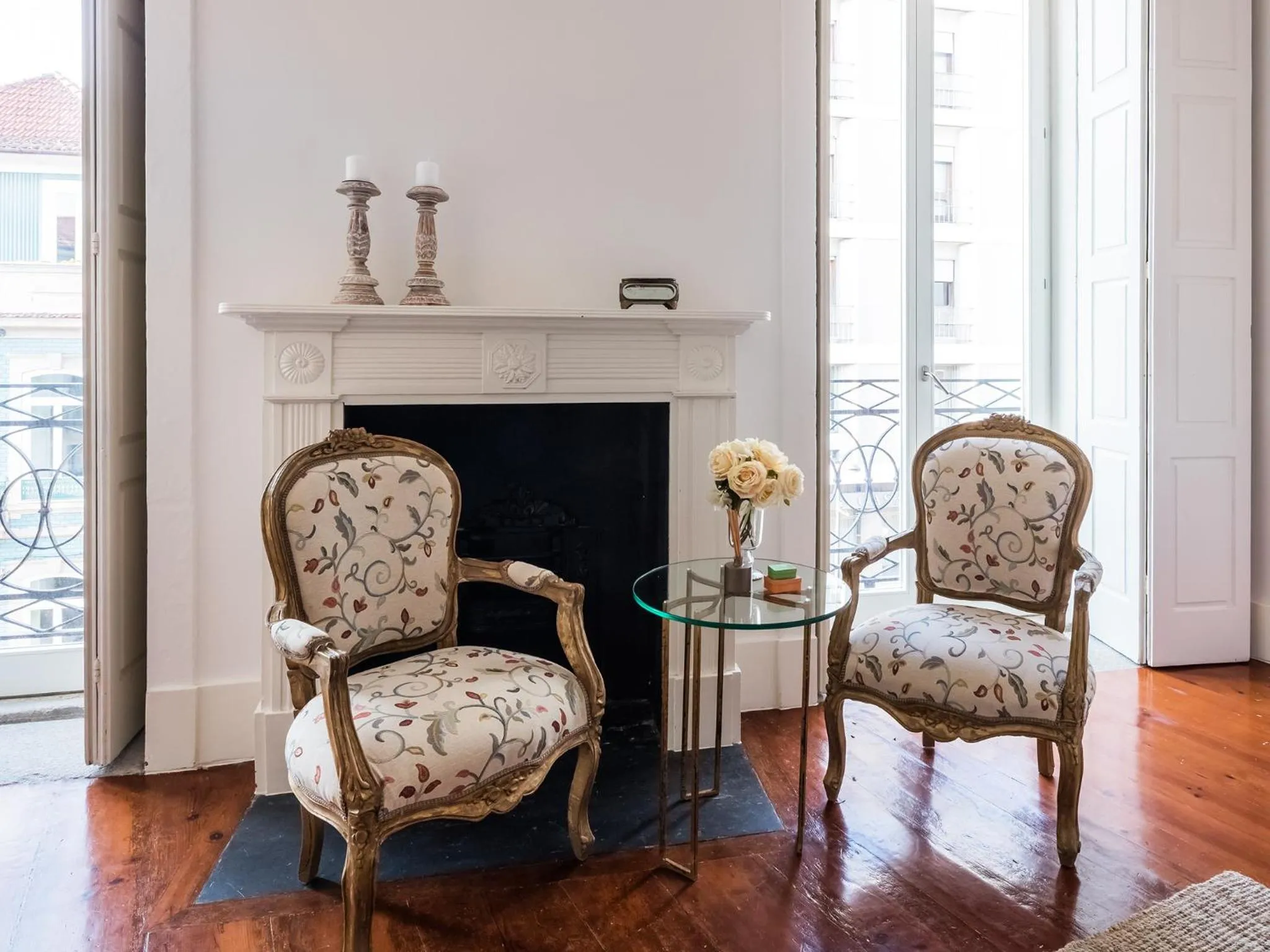 Seating area in Down2Town B&B