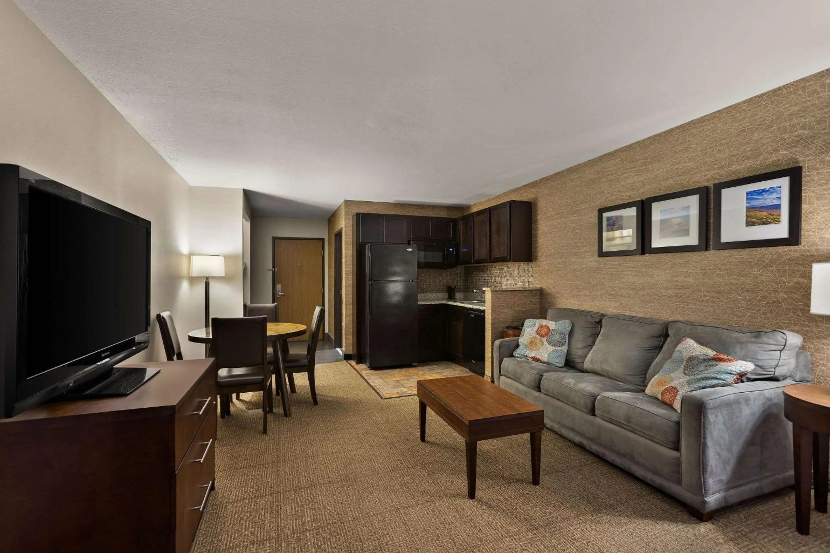 Bedroom in Comfort Inn & Suites Ludington near US-10