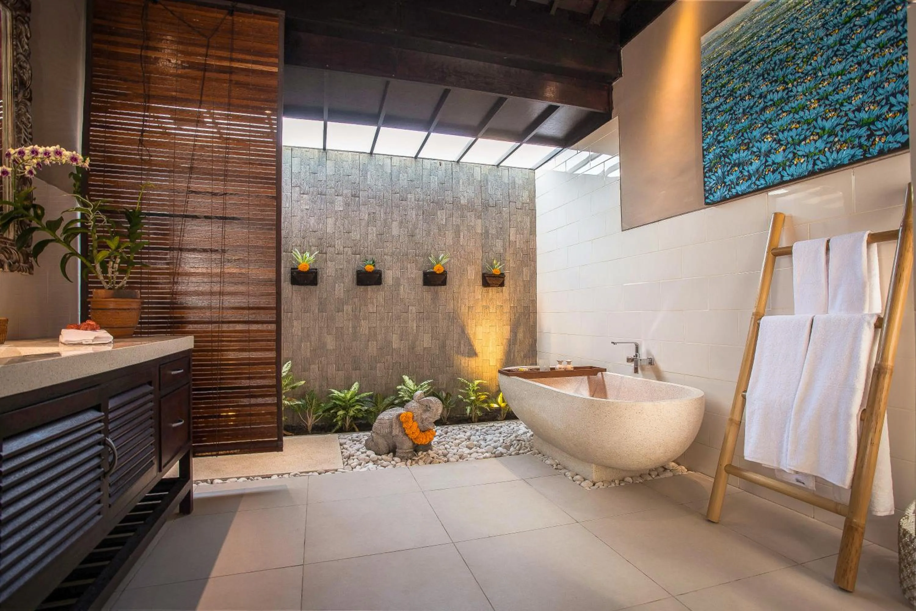 Shower in Solo Villas & Retreat