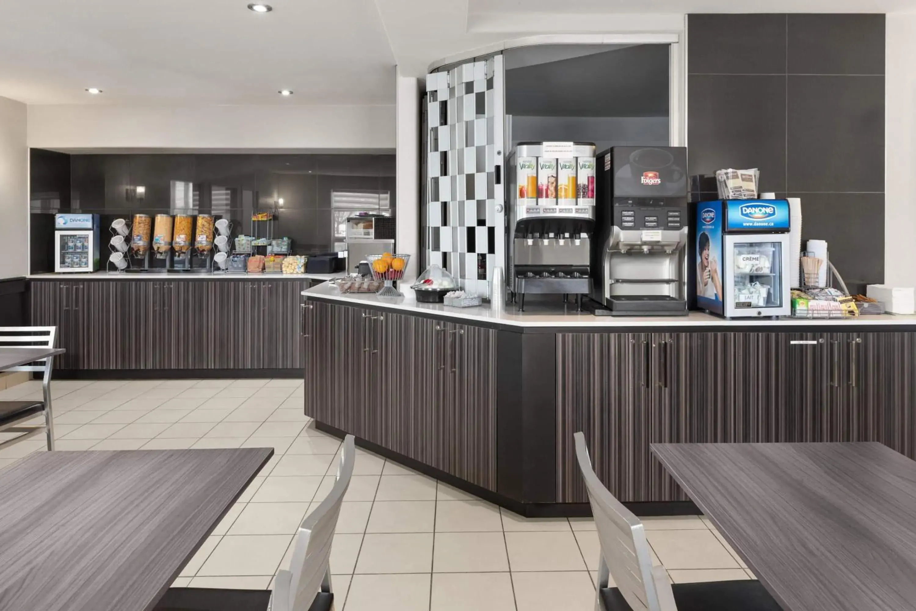 Breakfast in Super 8 by Wyndham Quebec City Breakfast in Super 8 by Wyndham Quebec City