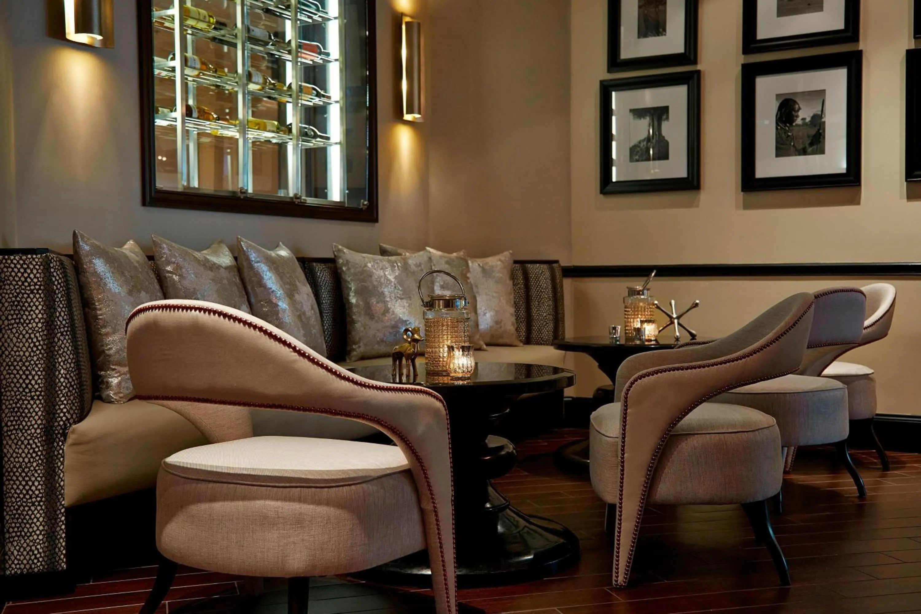 Lounge or bar in Renaissance Orlando Airport Hotel