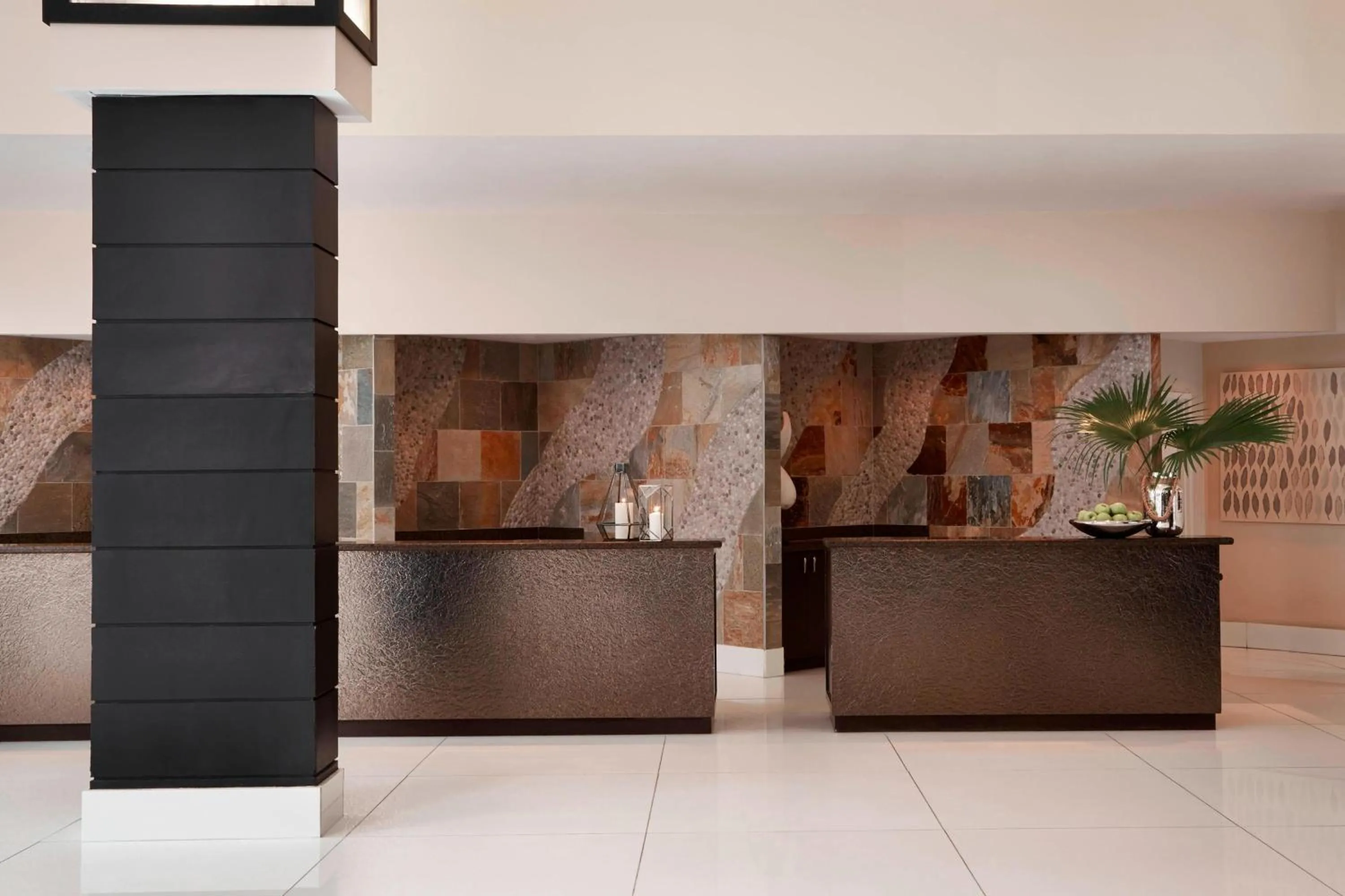 Lobby or reception in Renaissance Orlando Airport Hotel