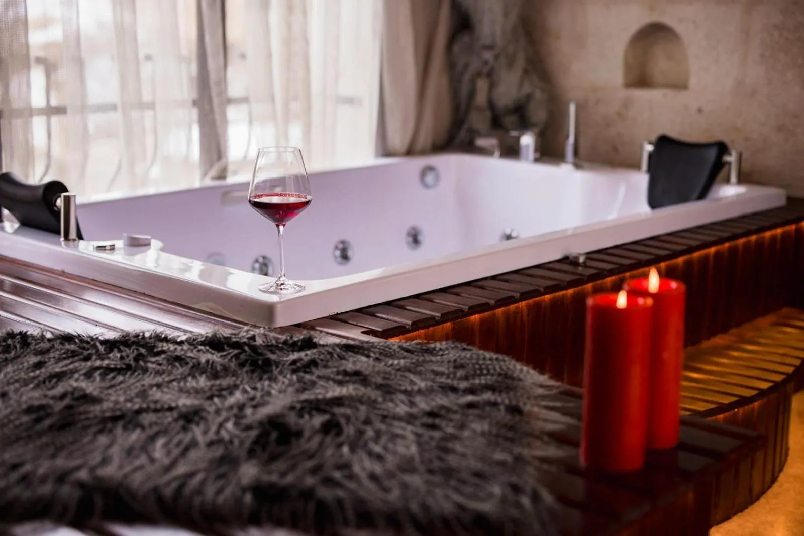 Hot Tub in Asuwari Suites Cappadocia