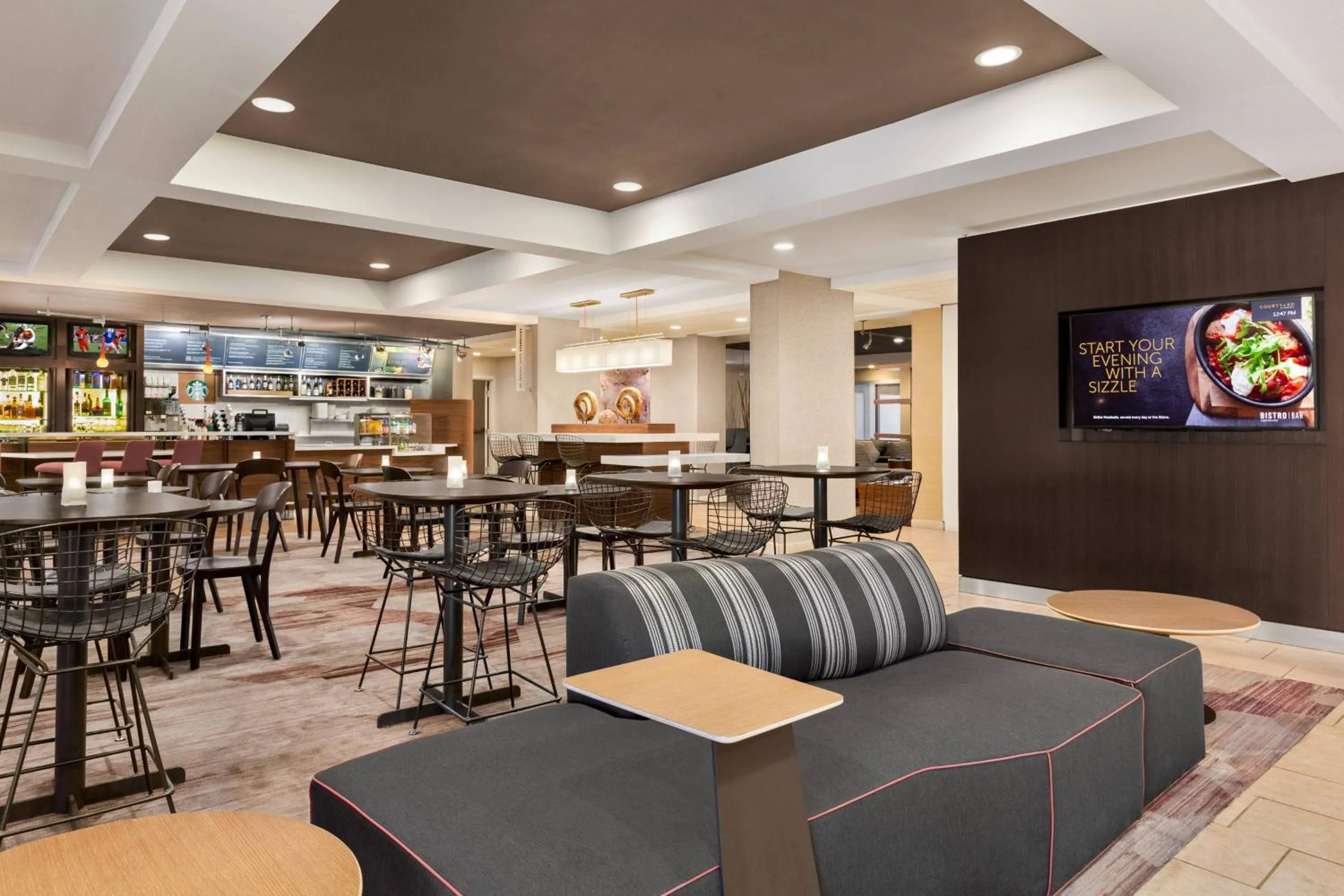 Restaurant/places to eat in Courtyard by Marriott Palmdale