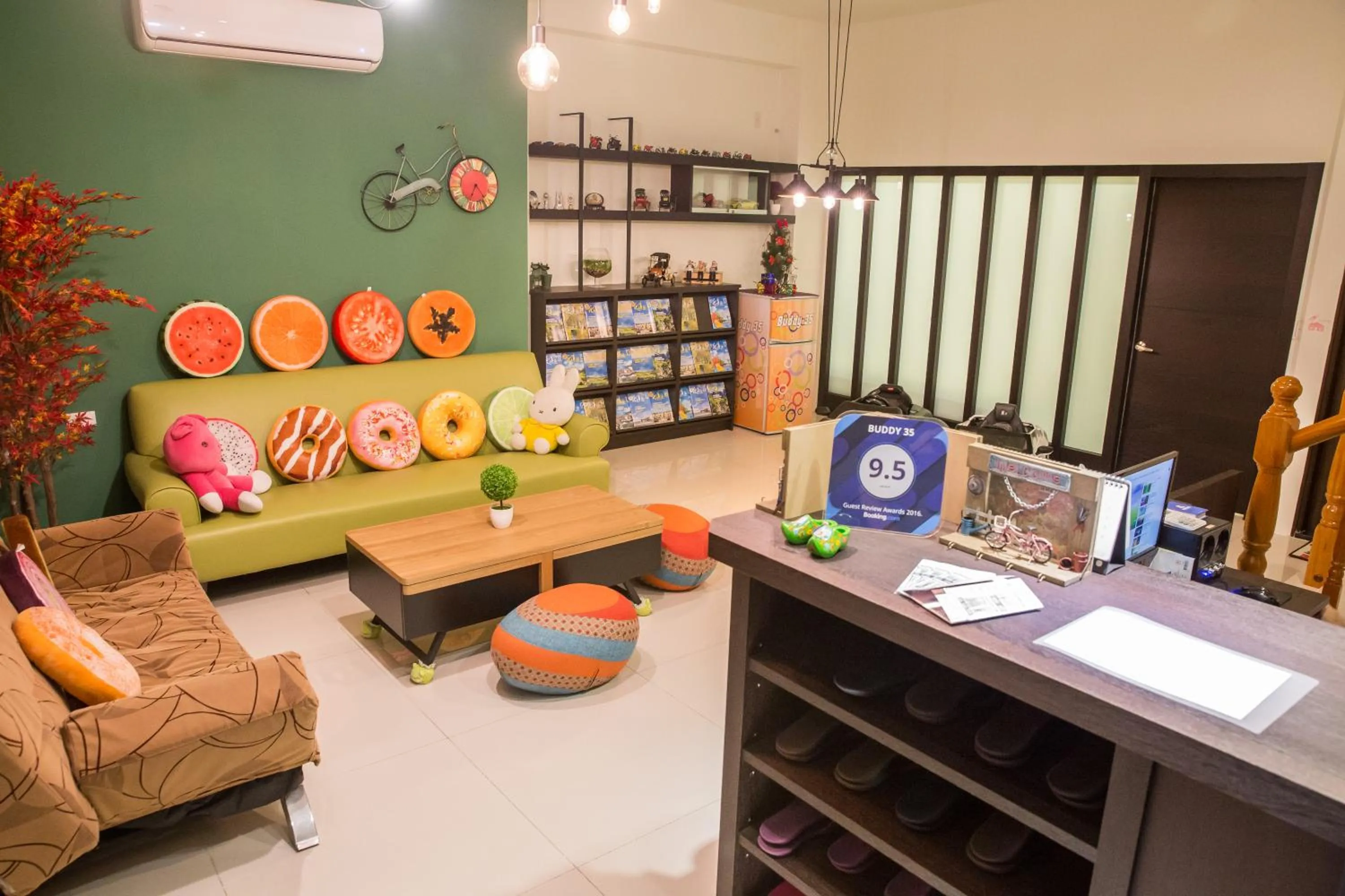 Lobby or reception in BUDDY 35