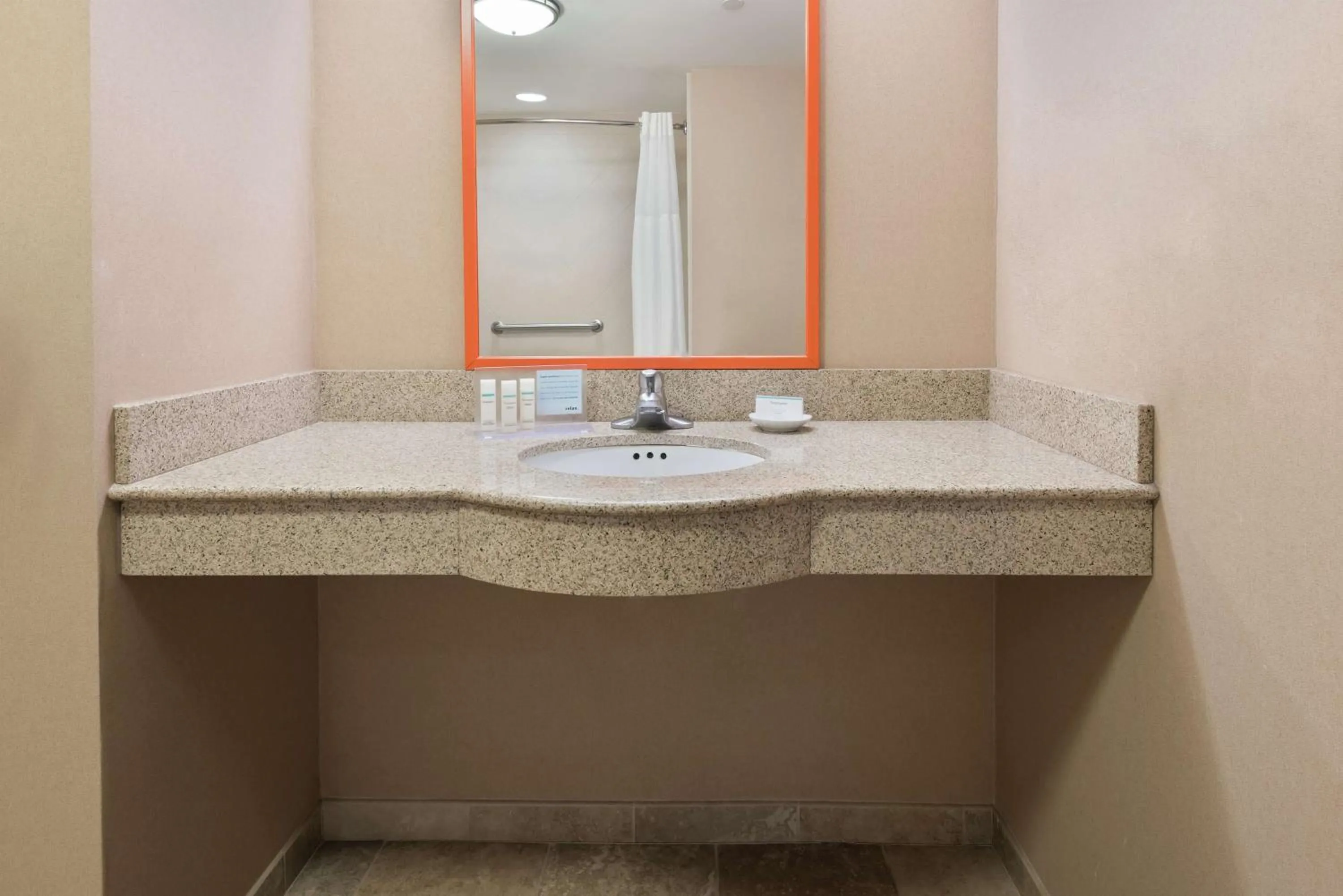 Bathroom in Hampton Inn Springfield South Enfield