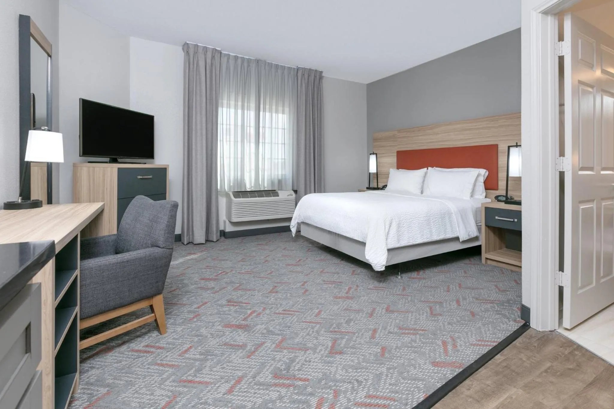 Photo of the whole room, Bed in Candlewood Suites Lake Jackson by IHG