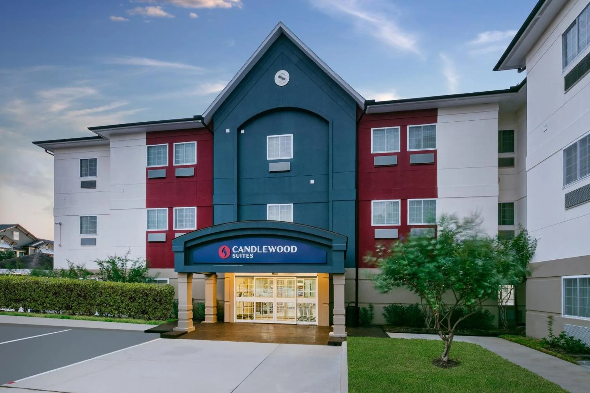 Property building in Candlewood Suites Lake Jackson by IHG