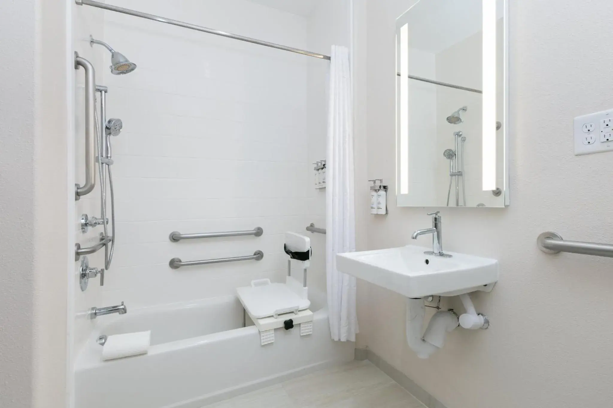 Photo of the whole room in Candlewood Suites Lake Jackson by IHG Photo of the whole room in Candlewood Suites Lake Jackson by IHG