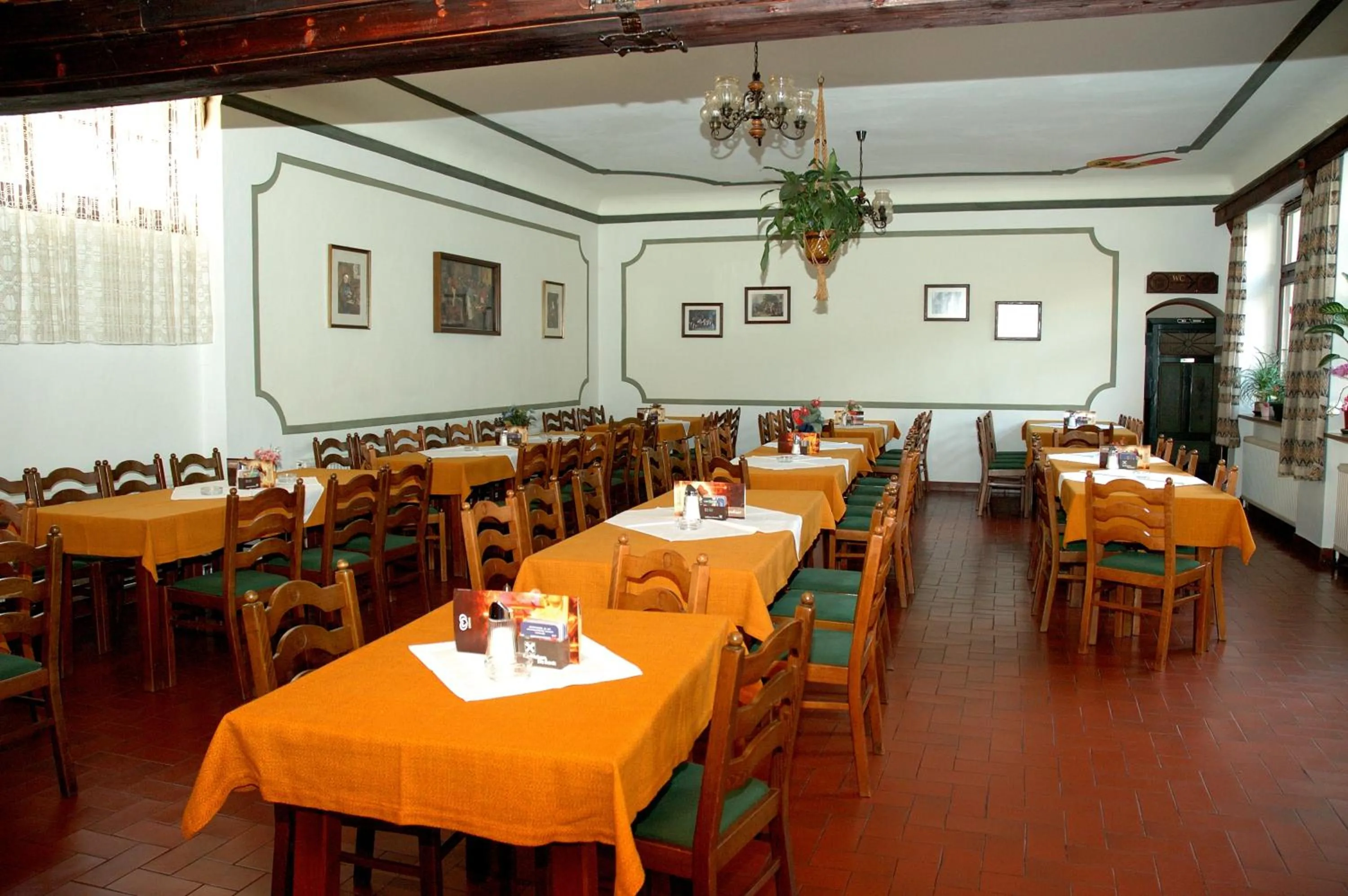 Restaurant/places to eat in Kronenwirt