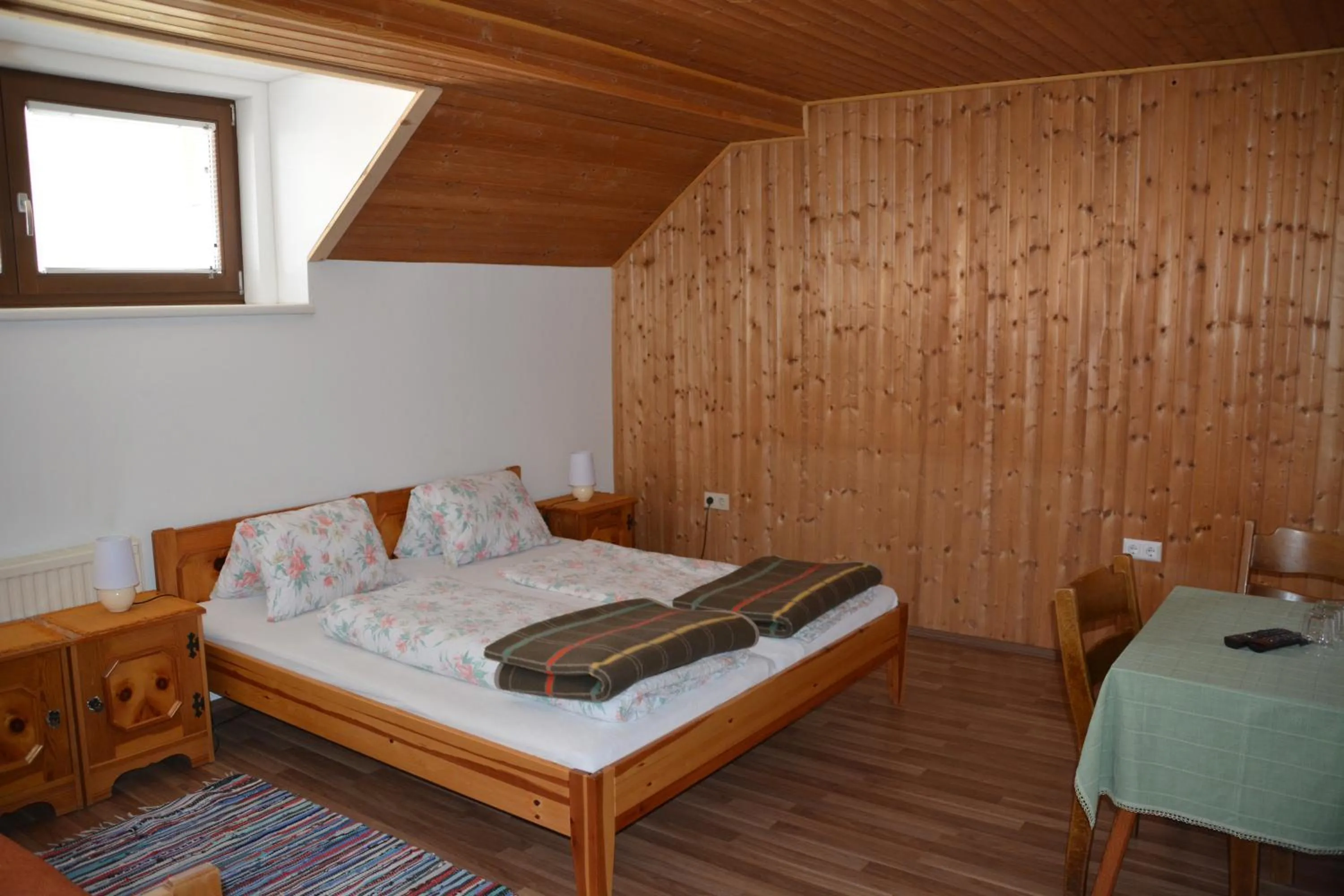 Photo of the whole room, Bed in Kronenwirt