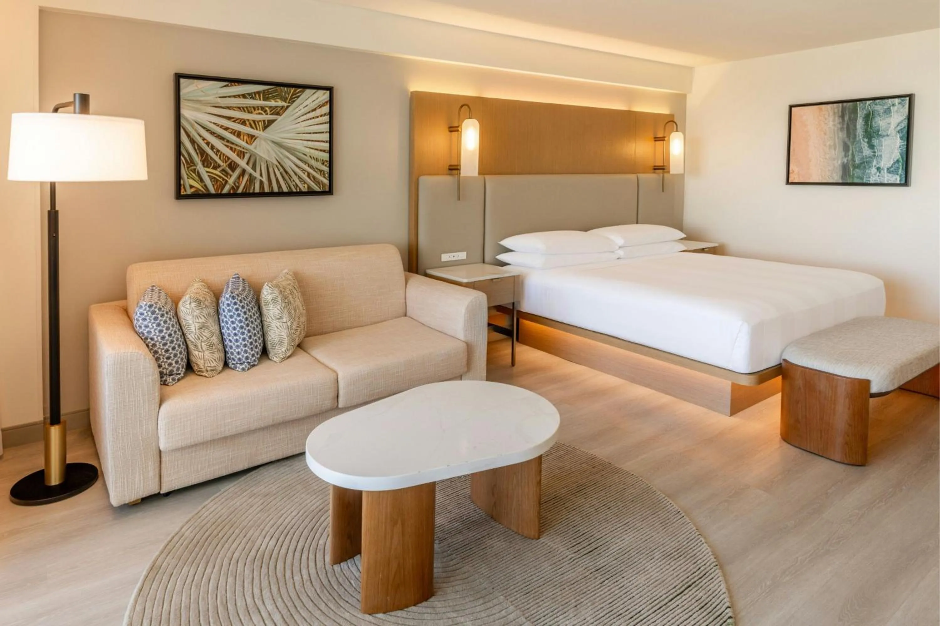 Photo of the whole room, Bed in Aruba Marriott Resort & Stellaris Casino