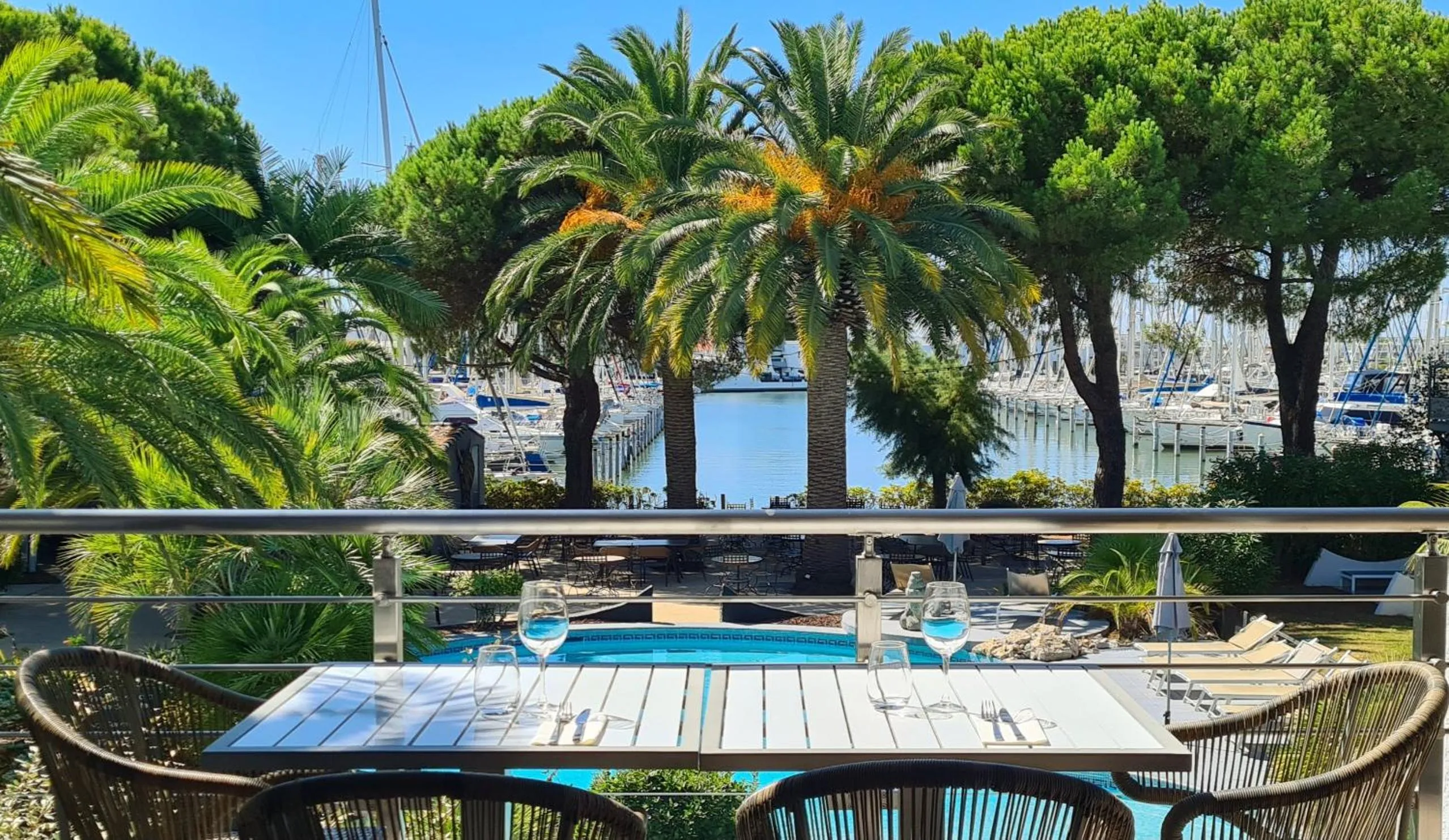 Restaurant/places to eat in Le Spinaker