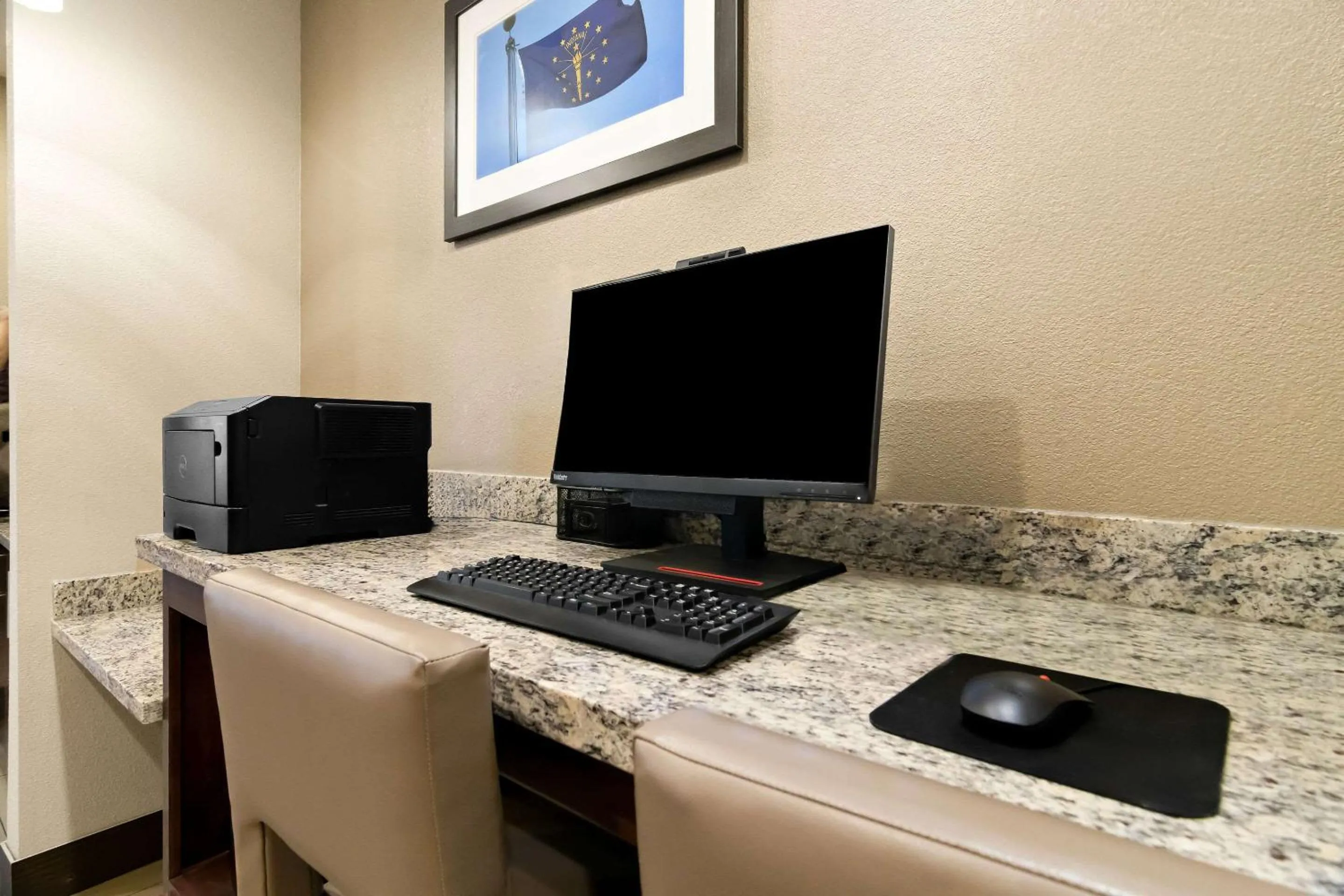 Business facilities in Comfort Suites Rensselaer near Fair Oaks