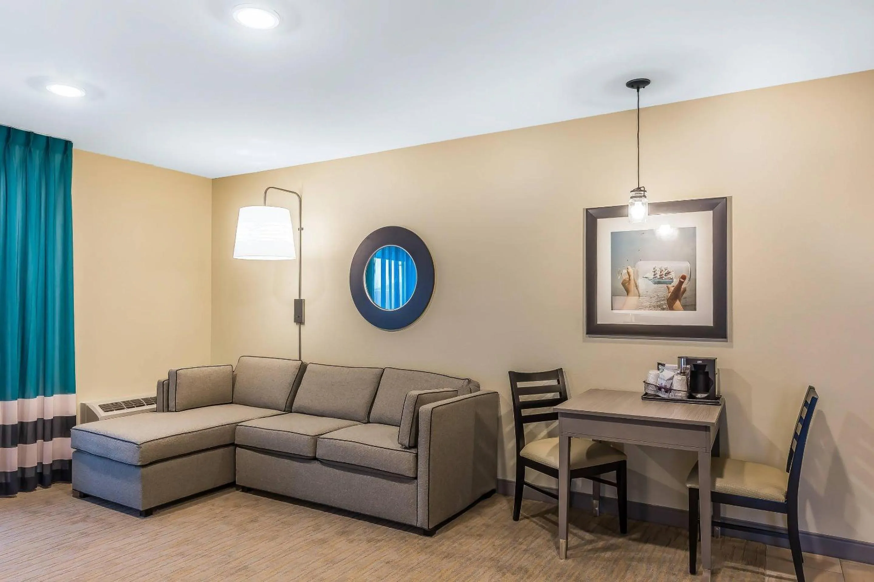 Bedroom in Marina Bay Hotel & Suites, an Ascend Collection Hotel