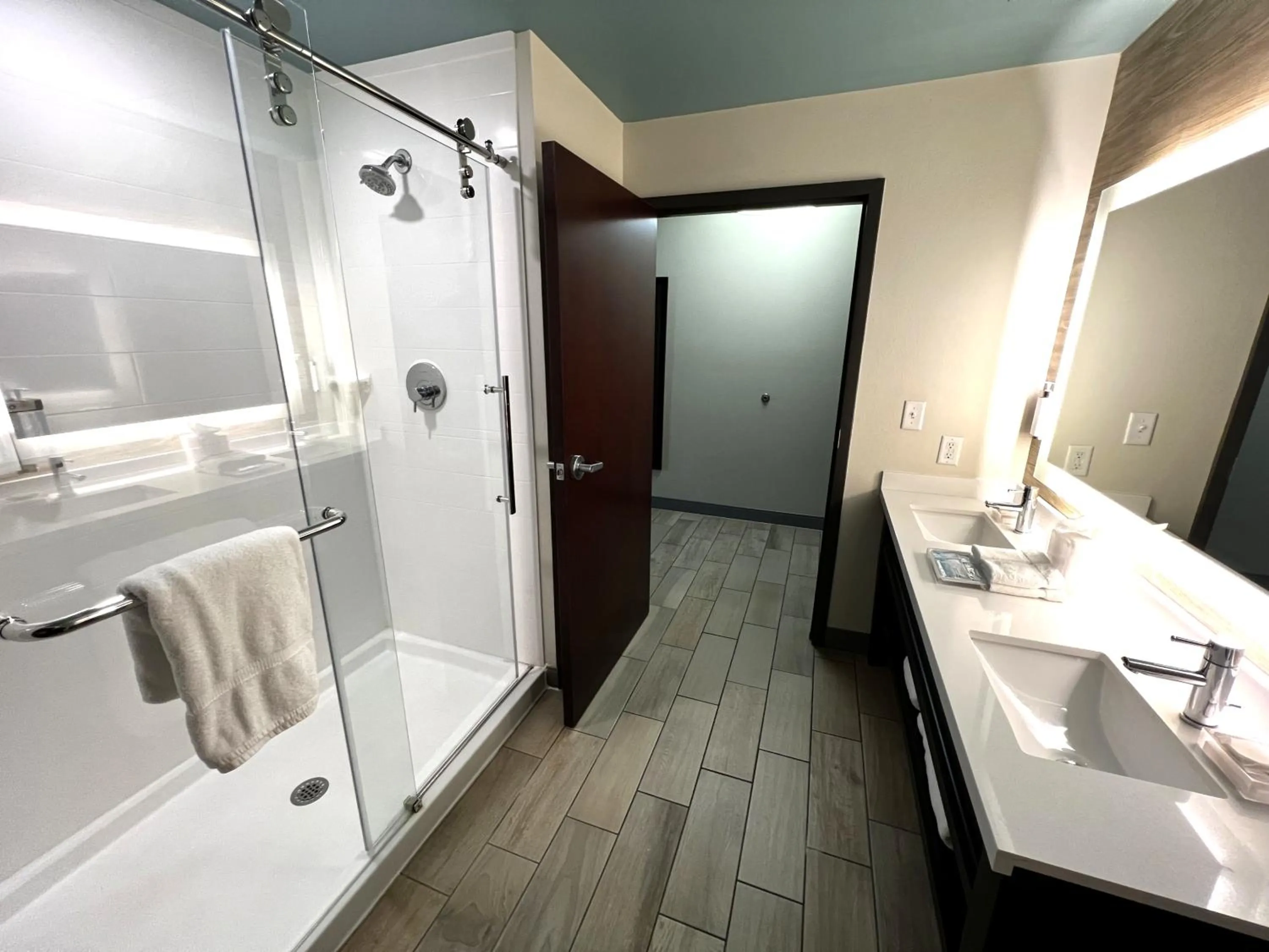 Bathroom in Marina Bay Hotel & Suites, an Ascend Collection Hotel