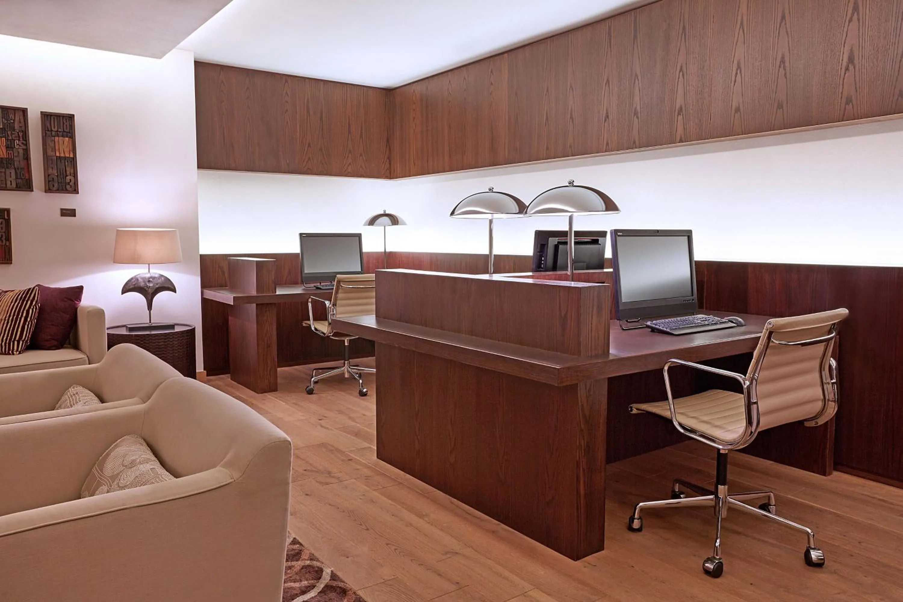 Meeting/conference room in The Romanos, a Luxury Collection Resort, Costa Navarino