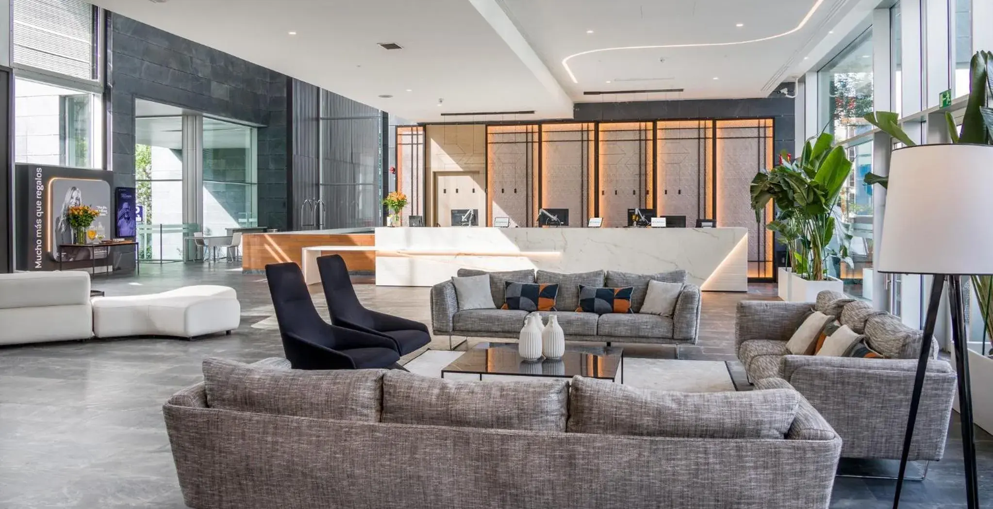 Lobby or reception in Ilunion Atrium Lobby or reception in Ilunion Atrium