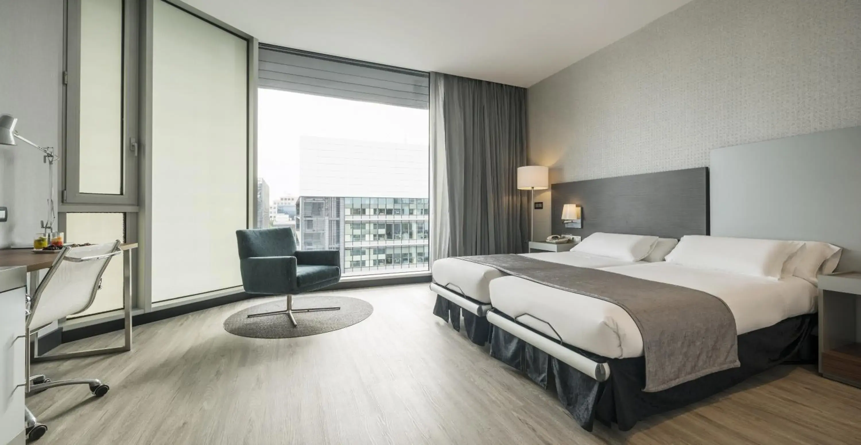 Photo of the whole room, Bed in Ilunion Atrium Photo of the whole room, Bed in Ilunion Atrium