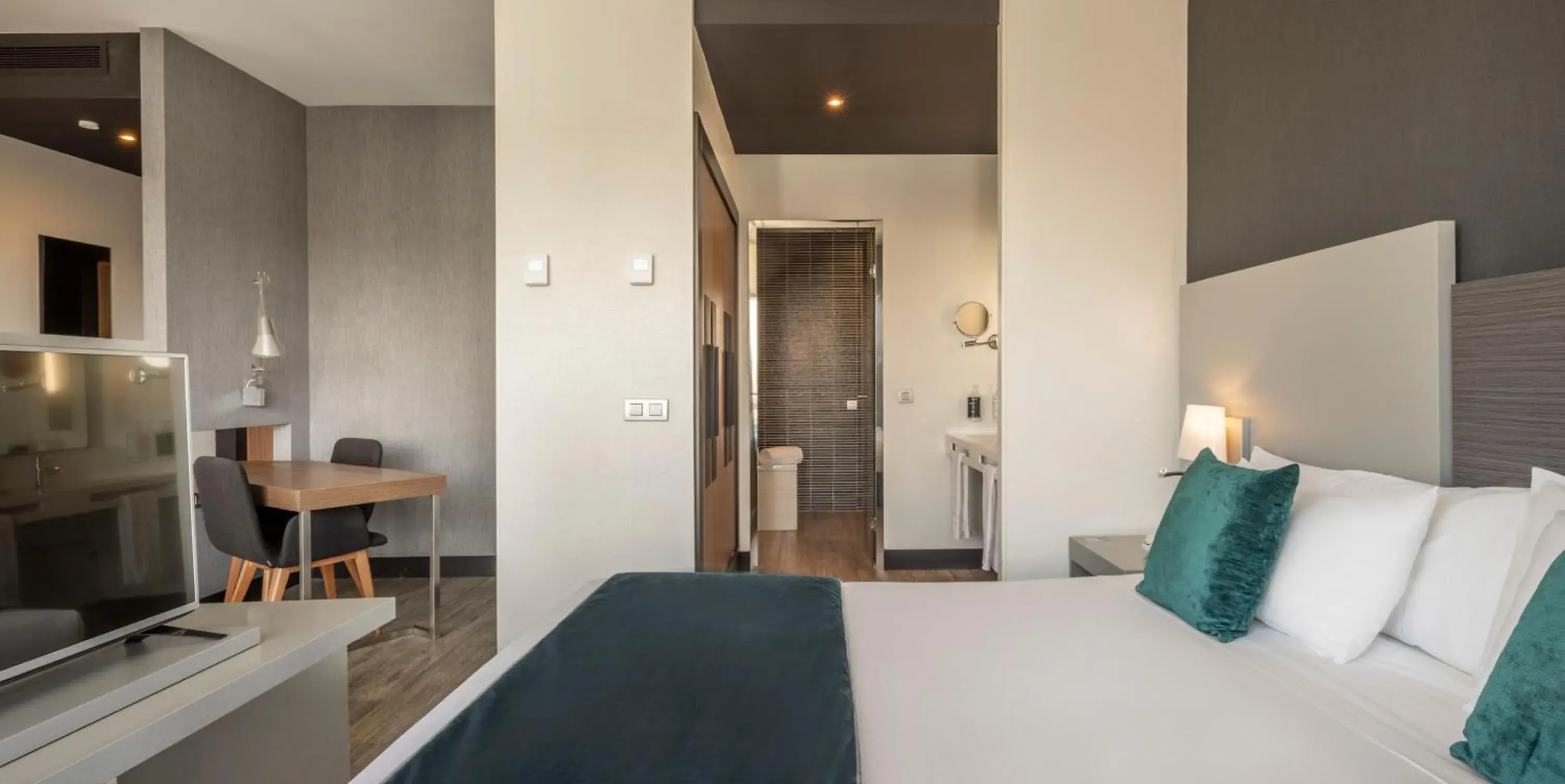 Superior Double or Twin Room in Ilunion Atrium Superior Double or Twin Room in Ilunion Atrium