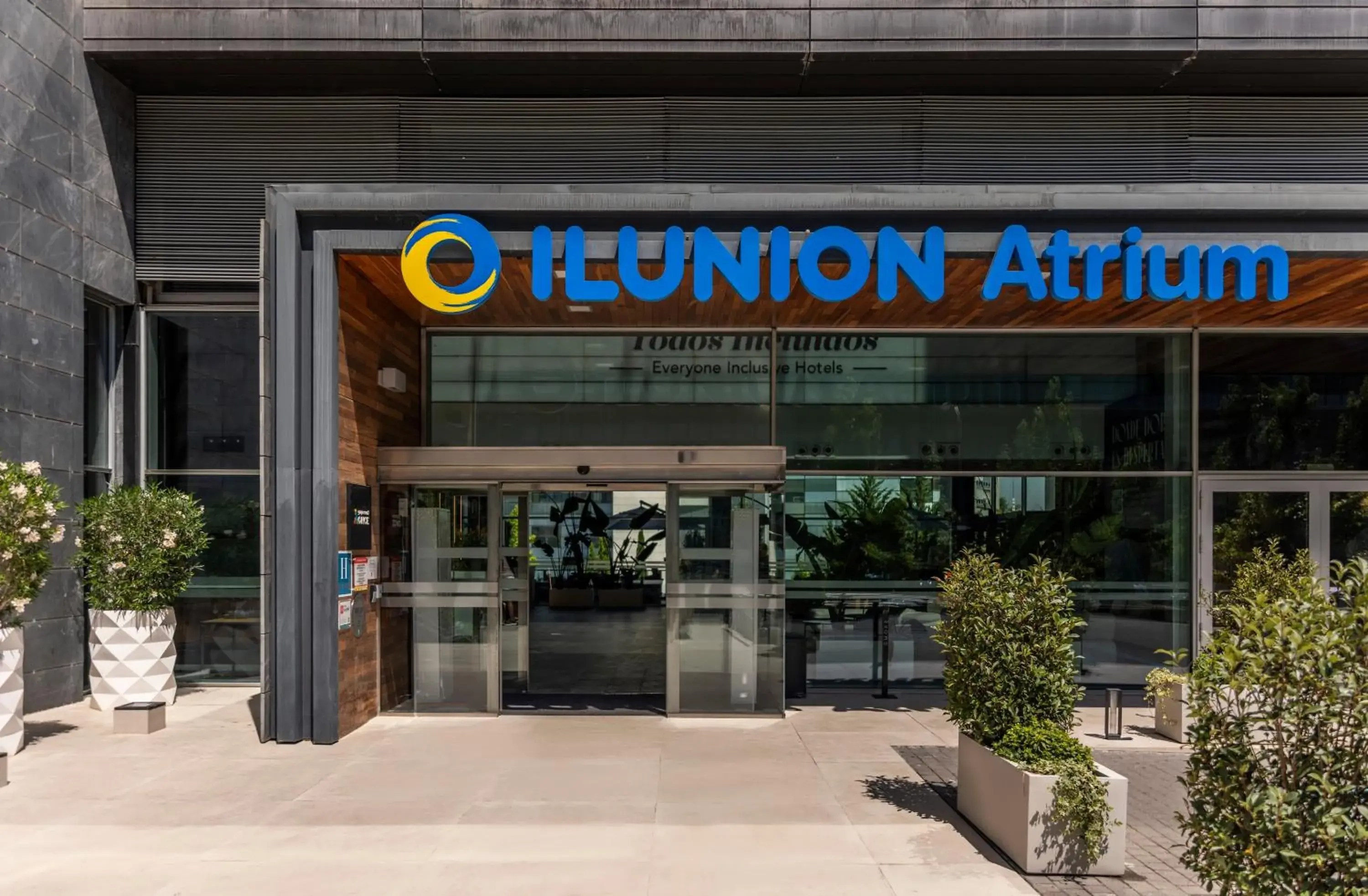 Facade/entrance in Ilunion Atrium Facade/entrance in Ilunion Atrium