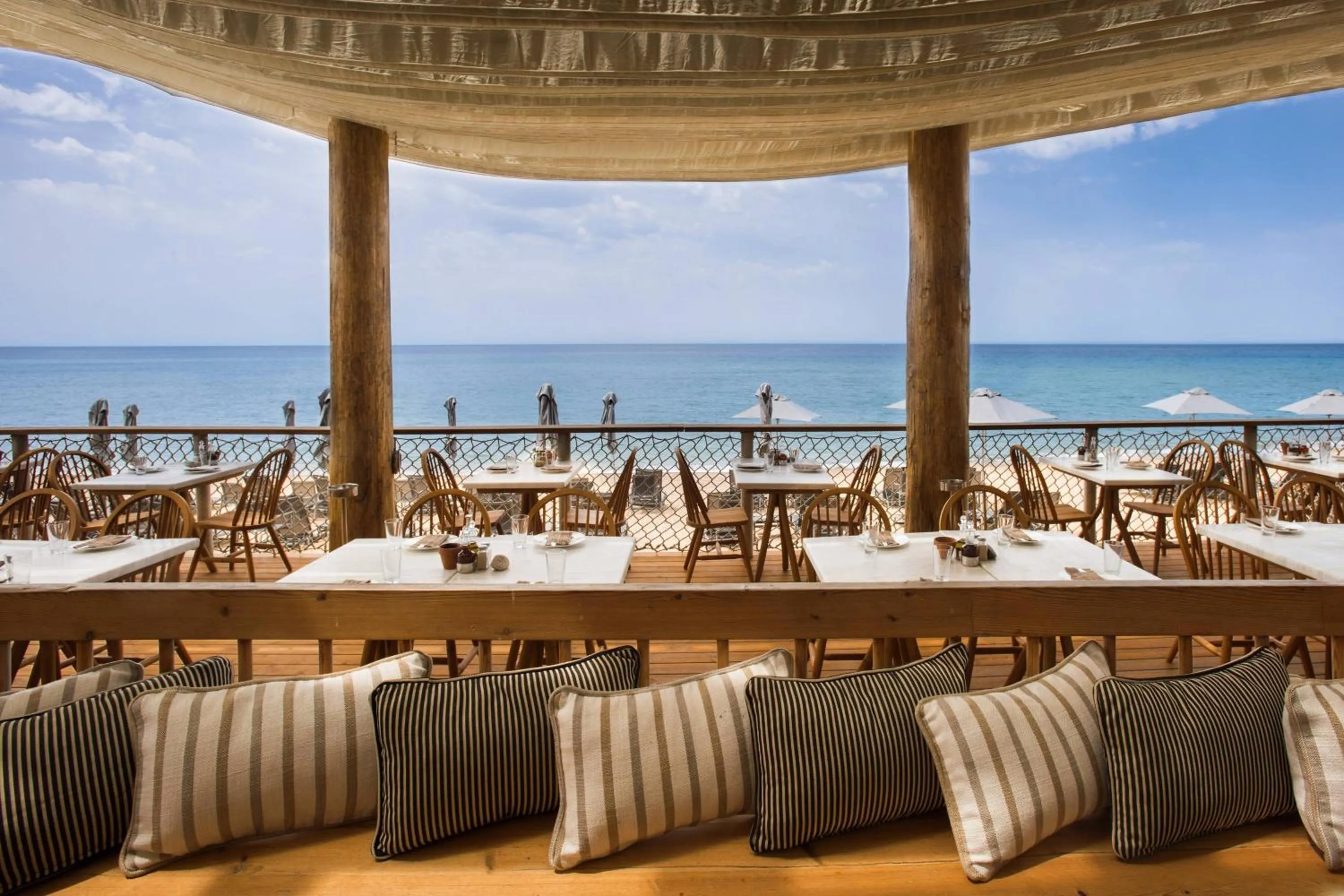 Lounge or bar in The Westin Resort, Costa Navarino