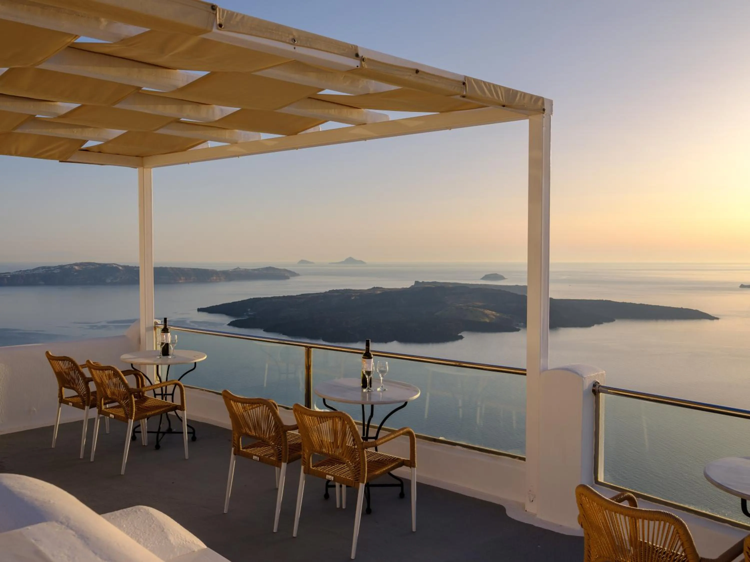 Property building in Vallas Apartments & Villas