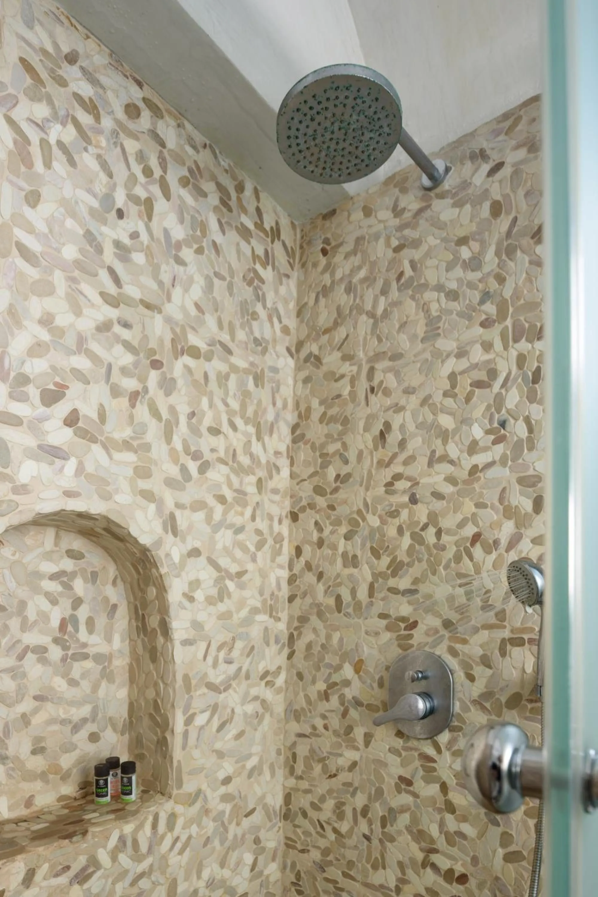 Shower in Vallas Apartments & Villas