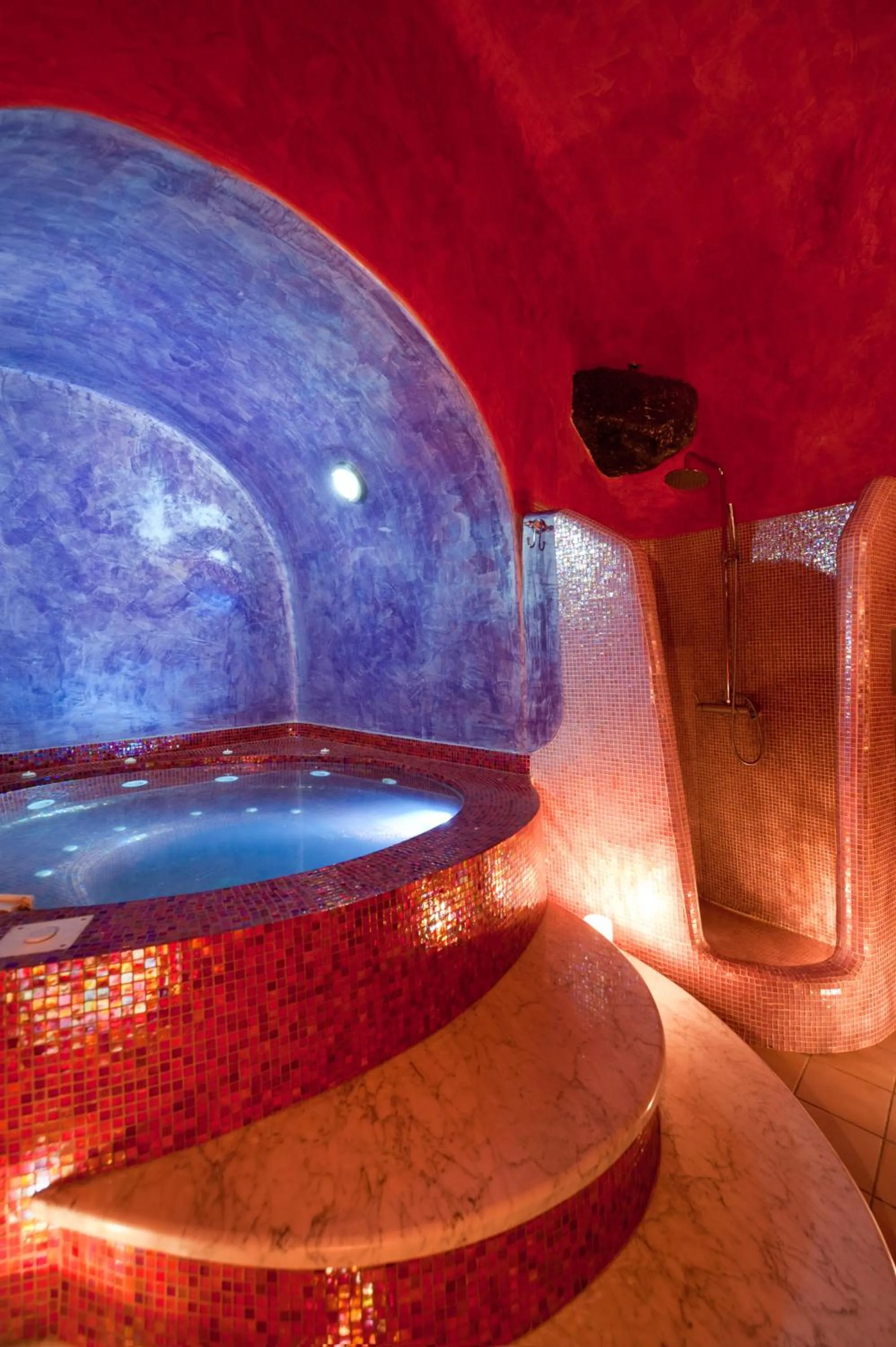 Shower in Vallas Apartments & Villas