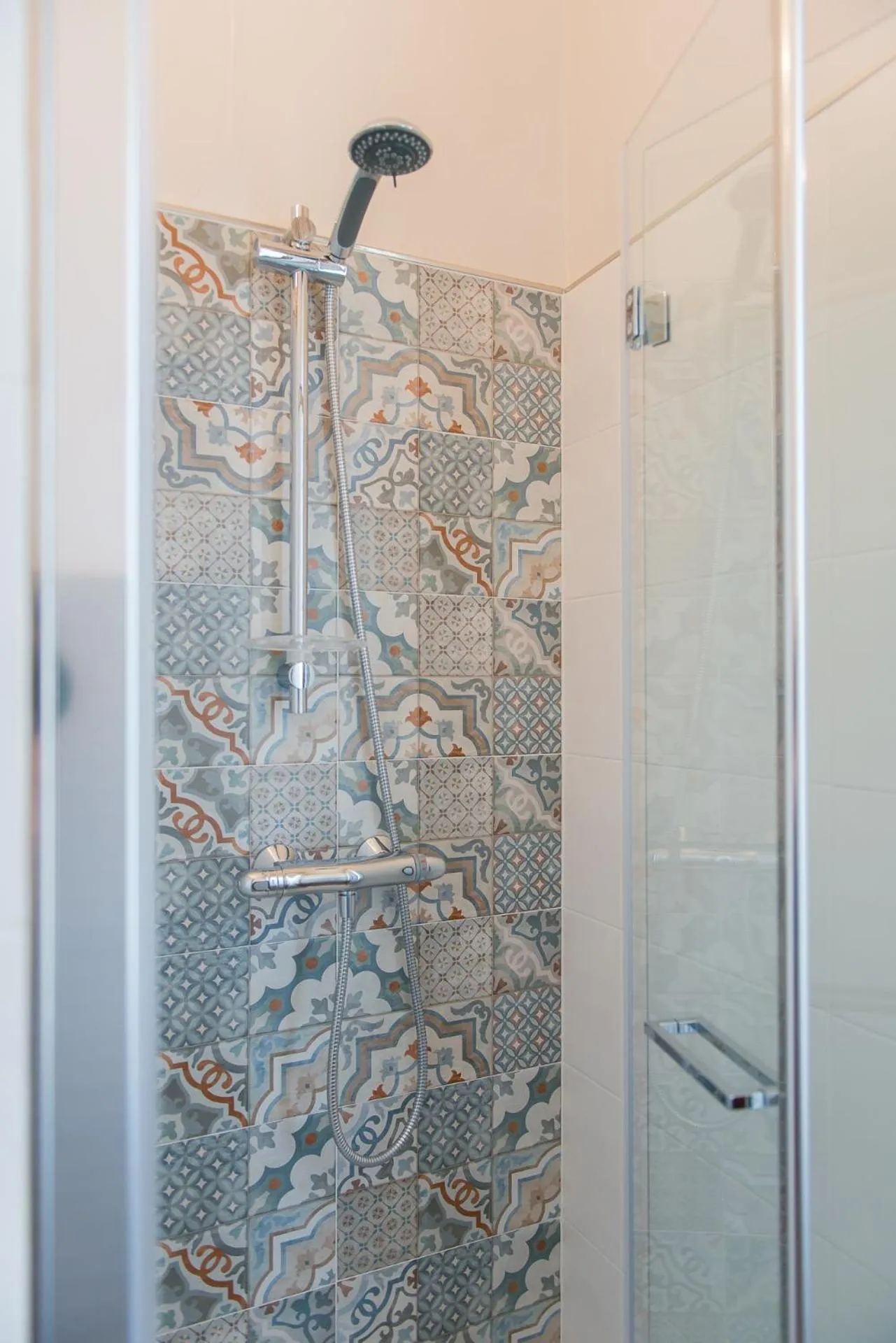 Shower in B&B Le City