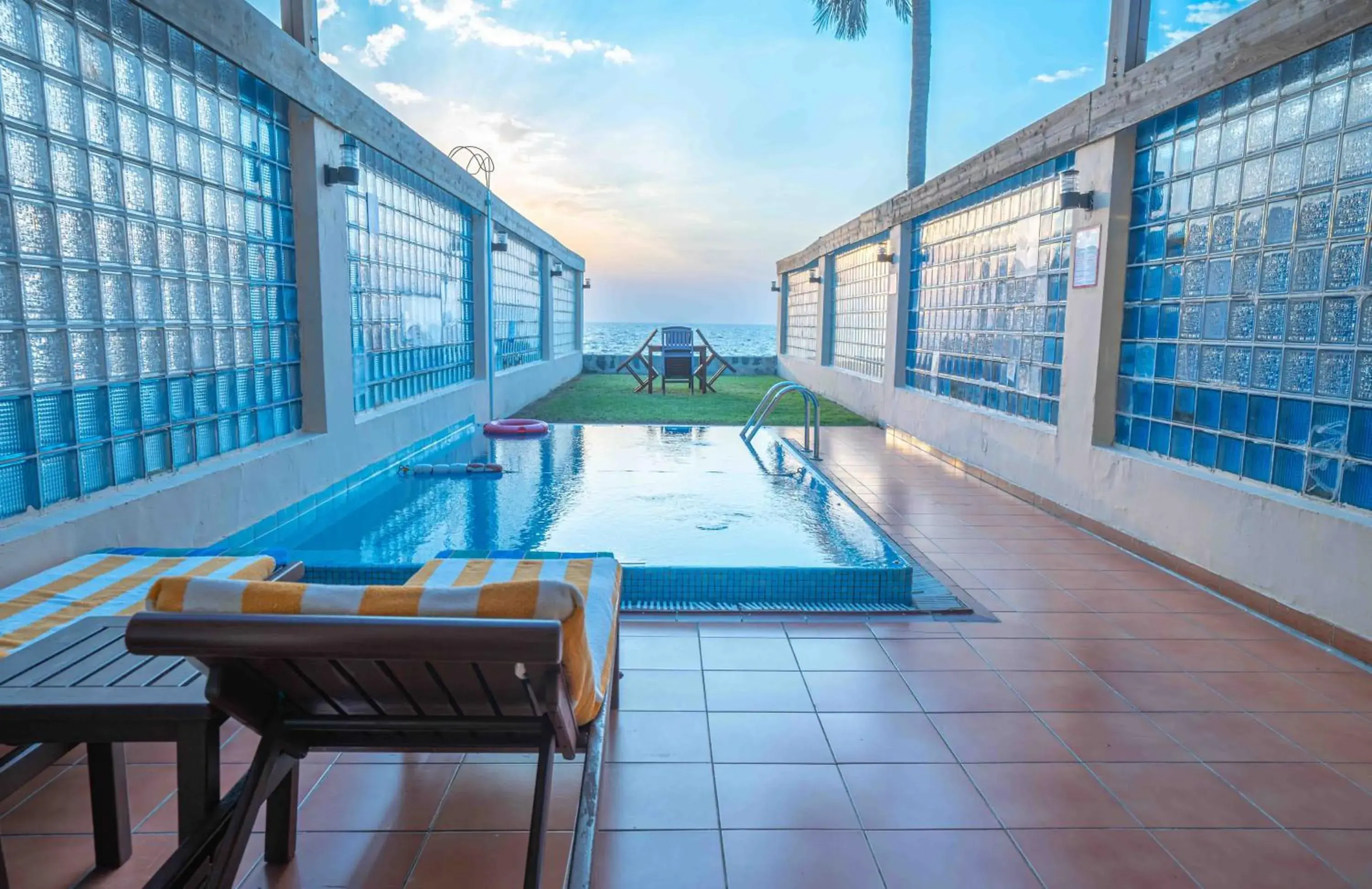 Pool view in Al Nawras Island Resort Pool view in Al Nawras Island Resort