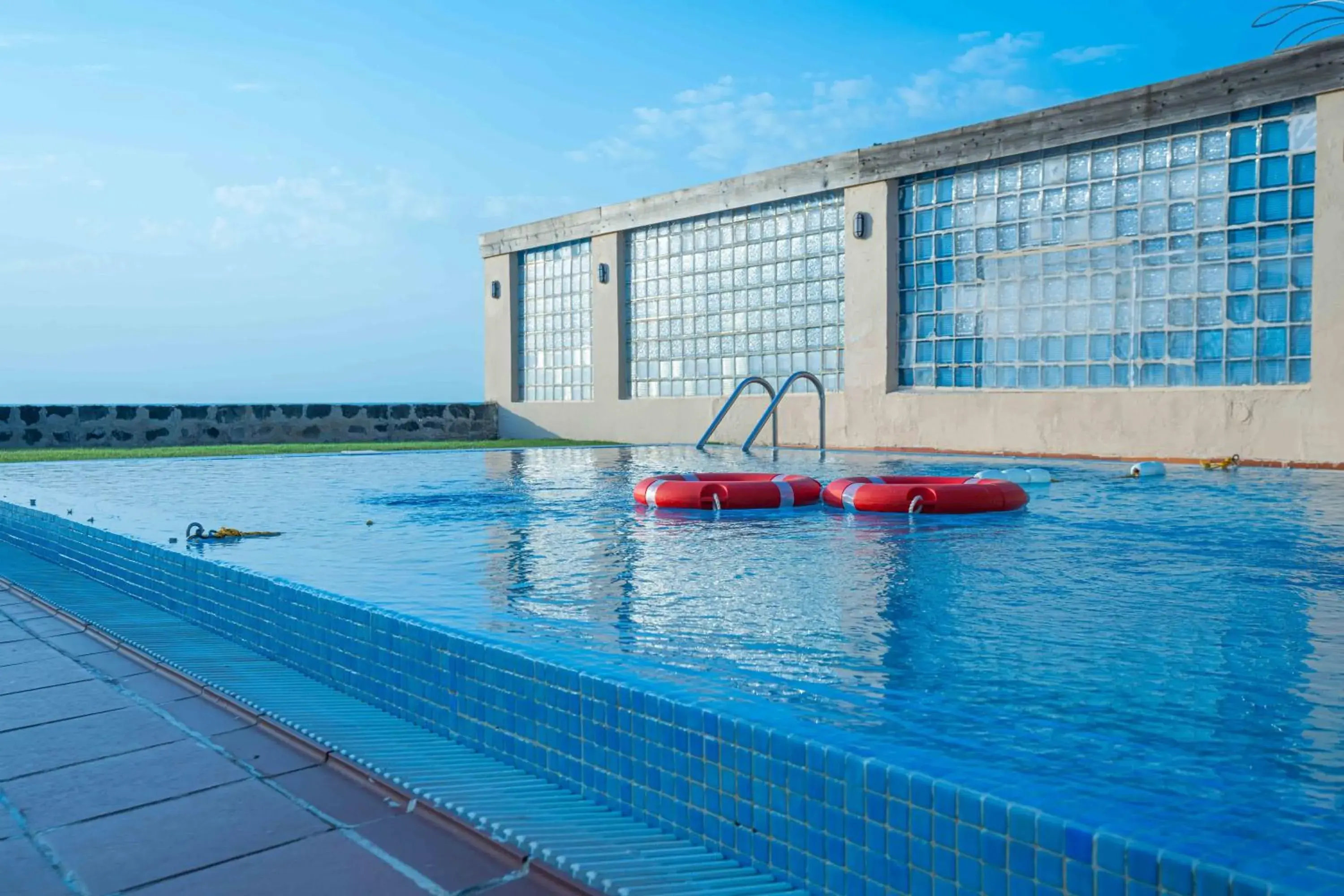 Pool view in Al Nawras Island Resort Pool view in Al Nawras Island Resort