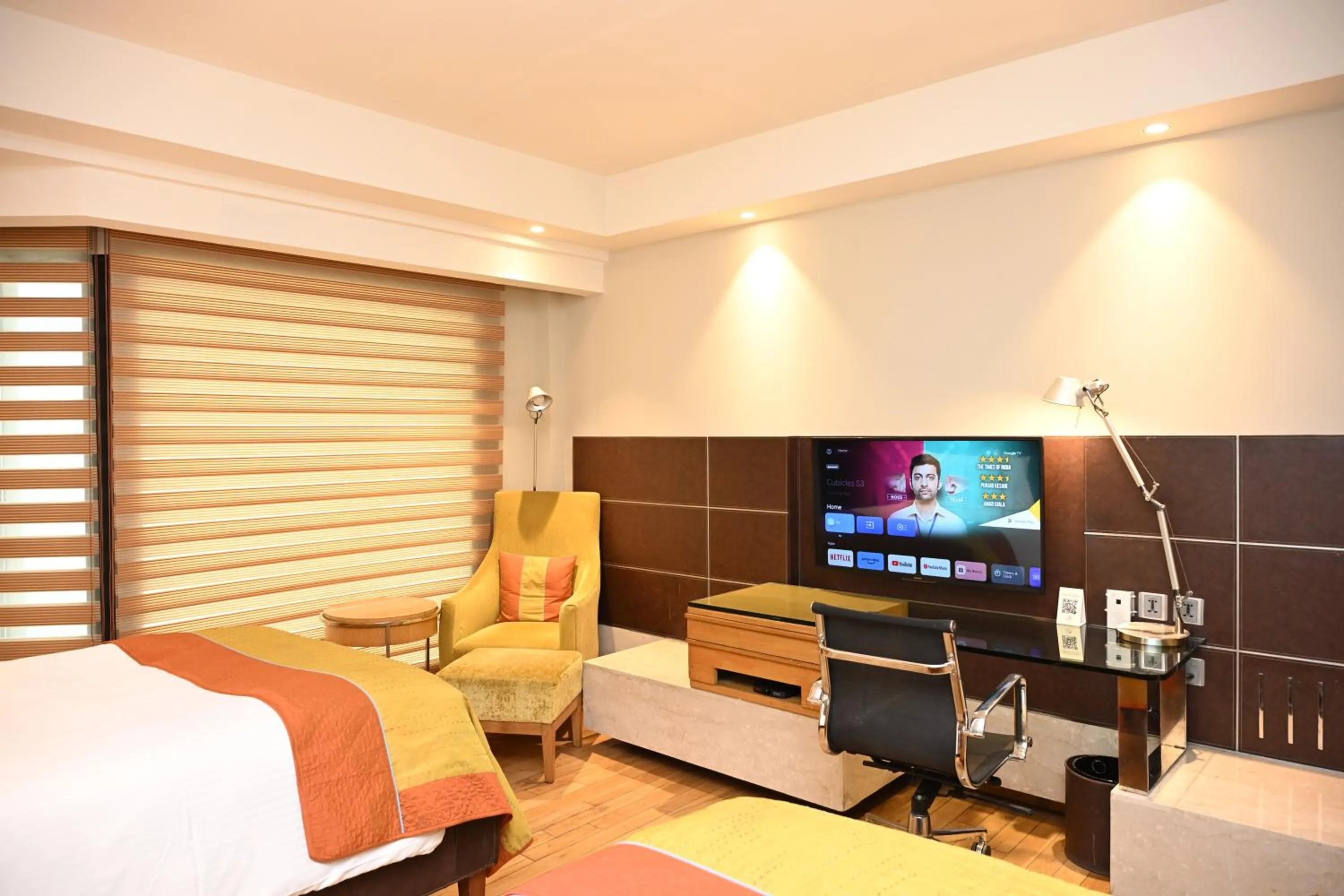 Bedroom, Bed in The LaLiT New Delhi