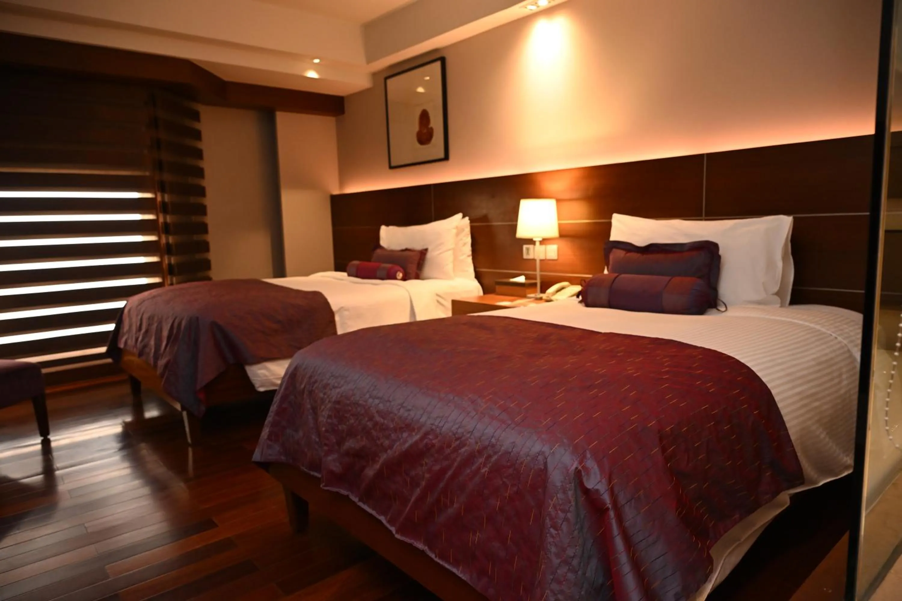 Photo of the whole room, Bed in The LaLiT New Delhi