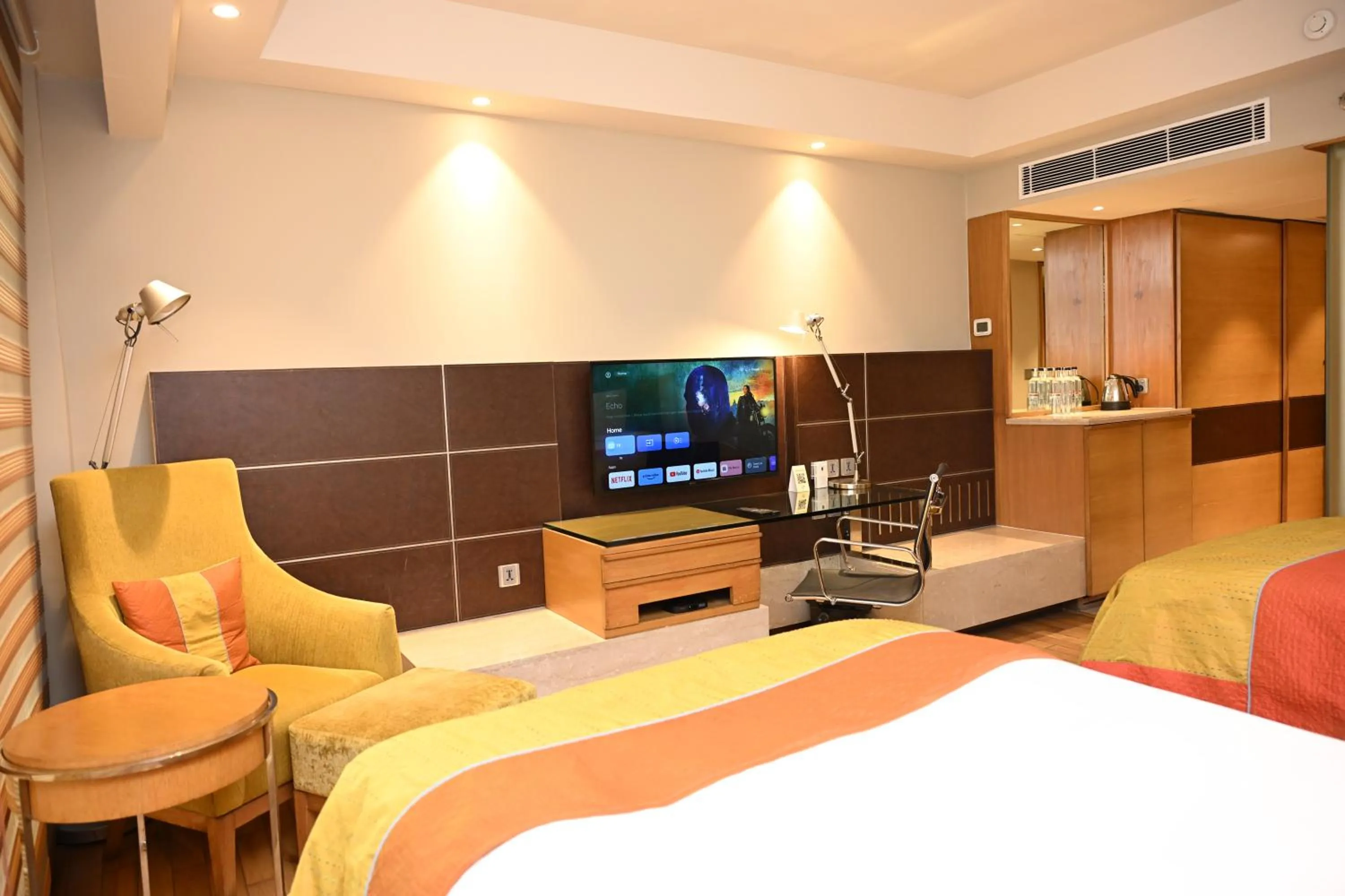 TV and multimedia, Bed in The LaLiT New Delhi