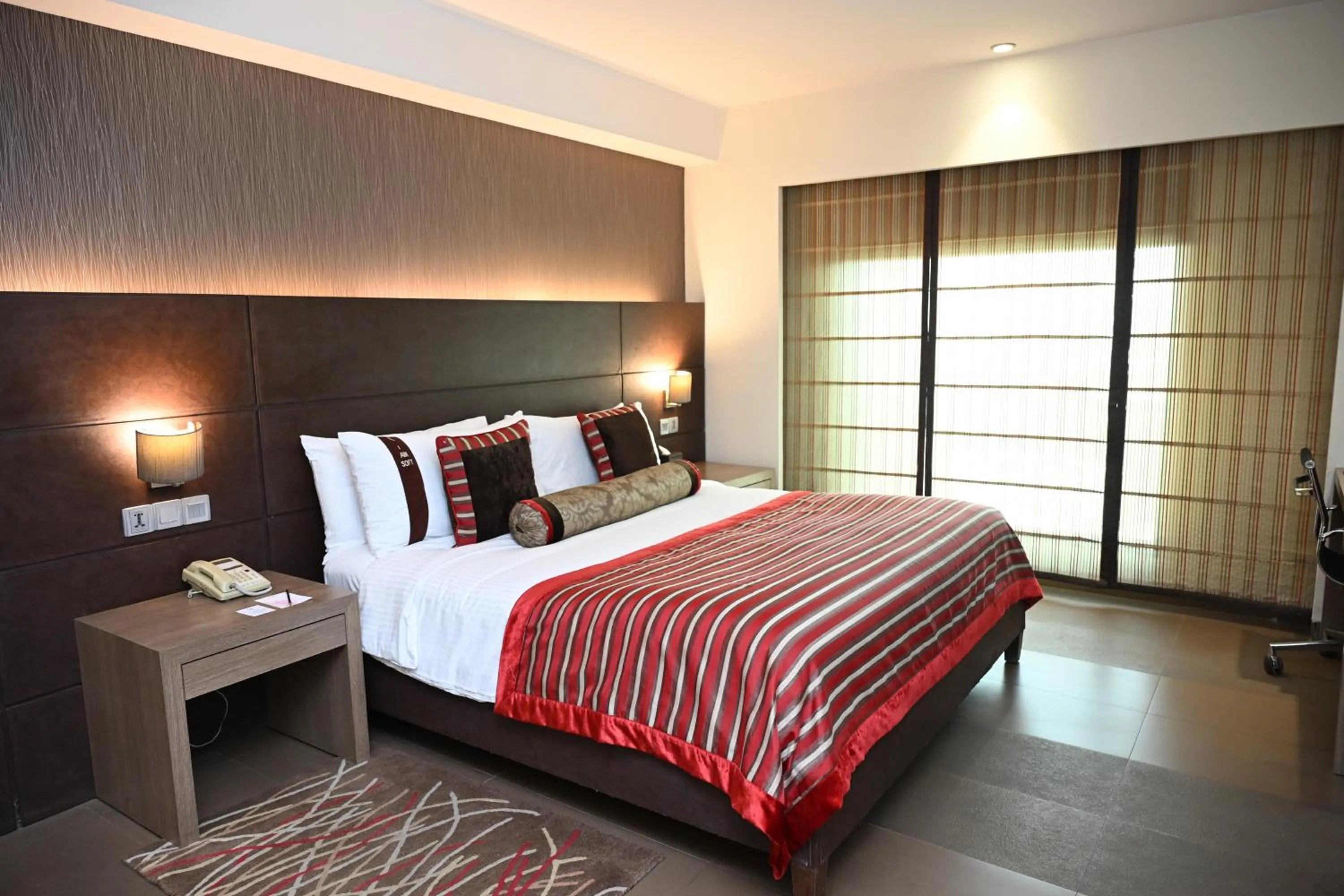 Bedroom, Bed in The LaLiT New Delhi