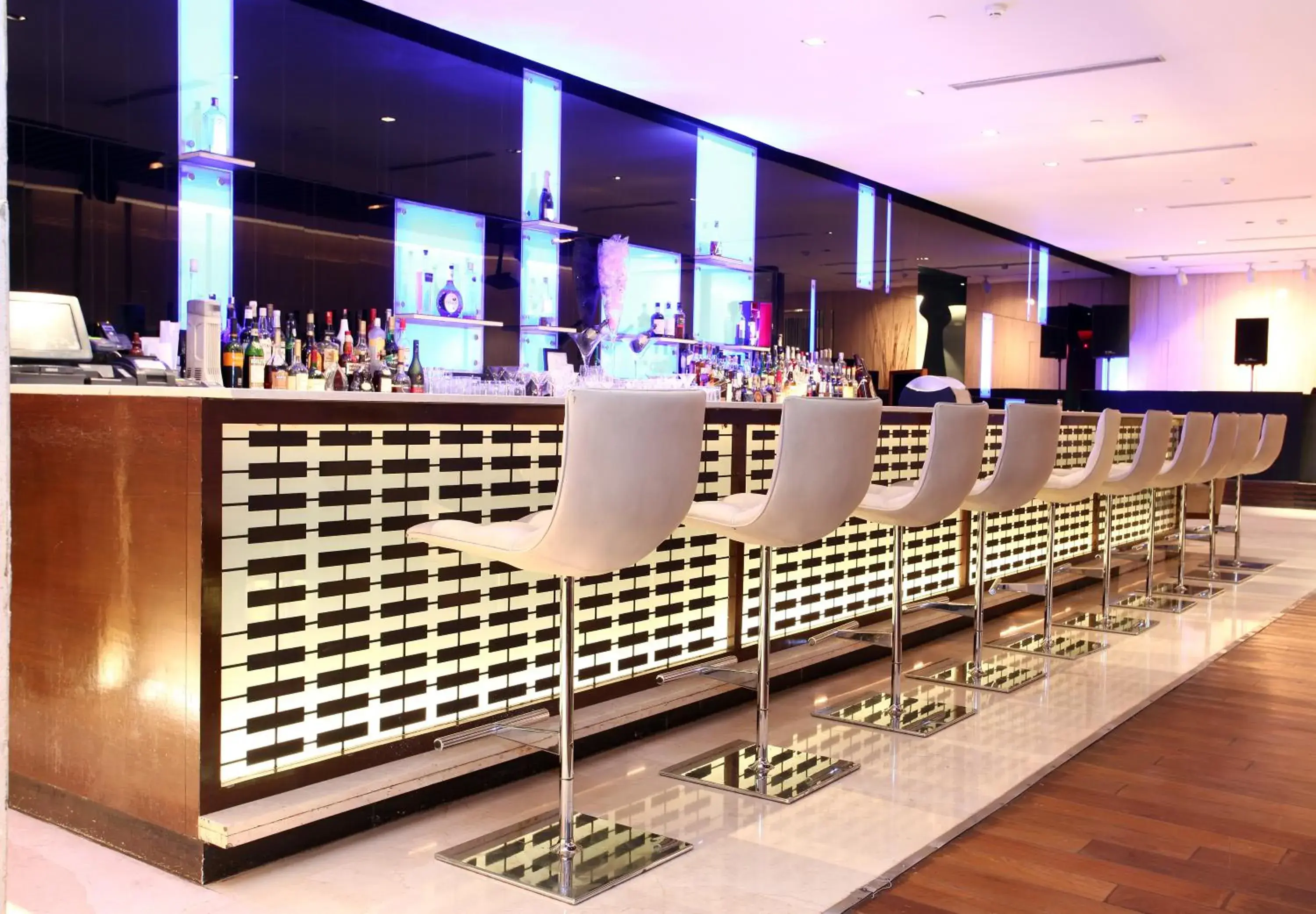 Lounge or bar in The LaLiT New Delhi Lounge or bar in The LaLiT New Delhi
