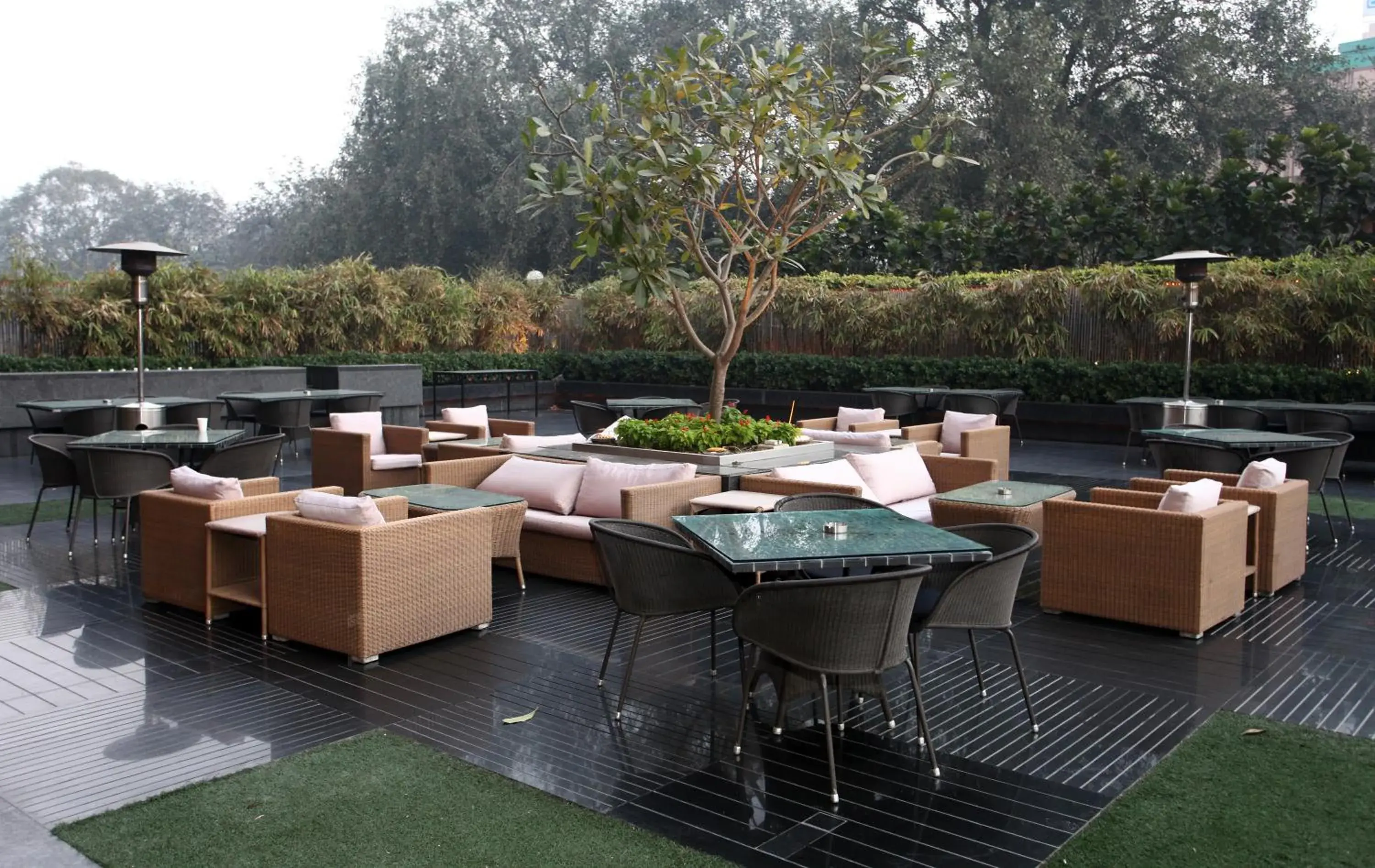 Restaurant/places to eat in The LaLiT New Delhi Restaurant/places to eat in The LaLiT New Delhi
