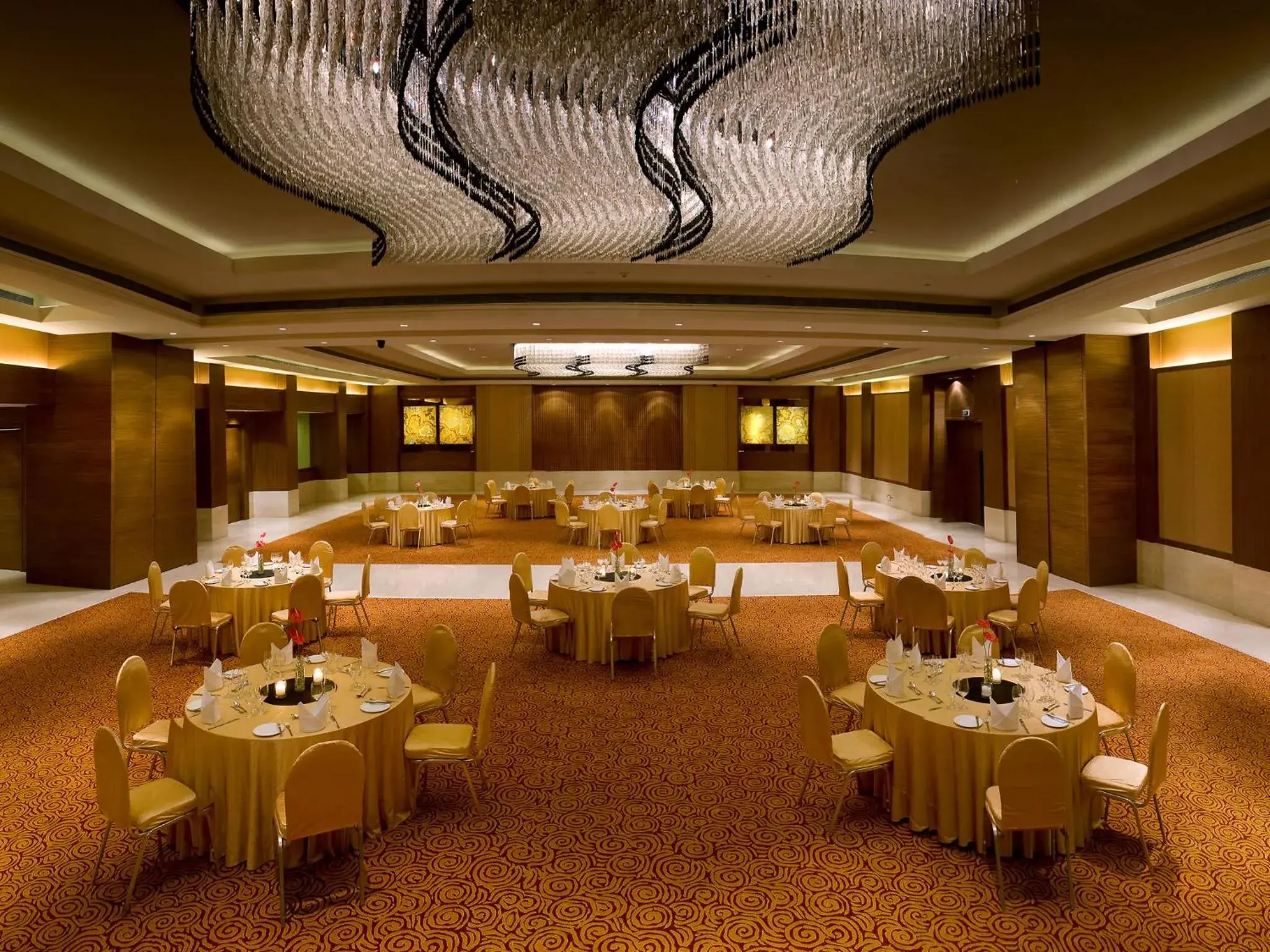 Restaurant/places to eat in The LaLiT New Delhi Restaurant/places to eat in The LaLiT New Delhi