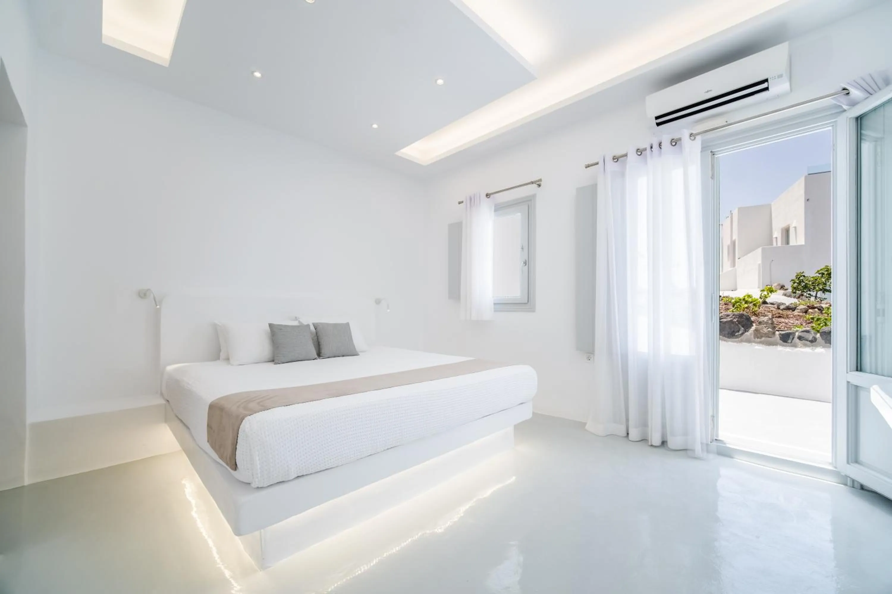 Photo of the whole room in Serenità Luxury Suites