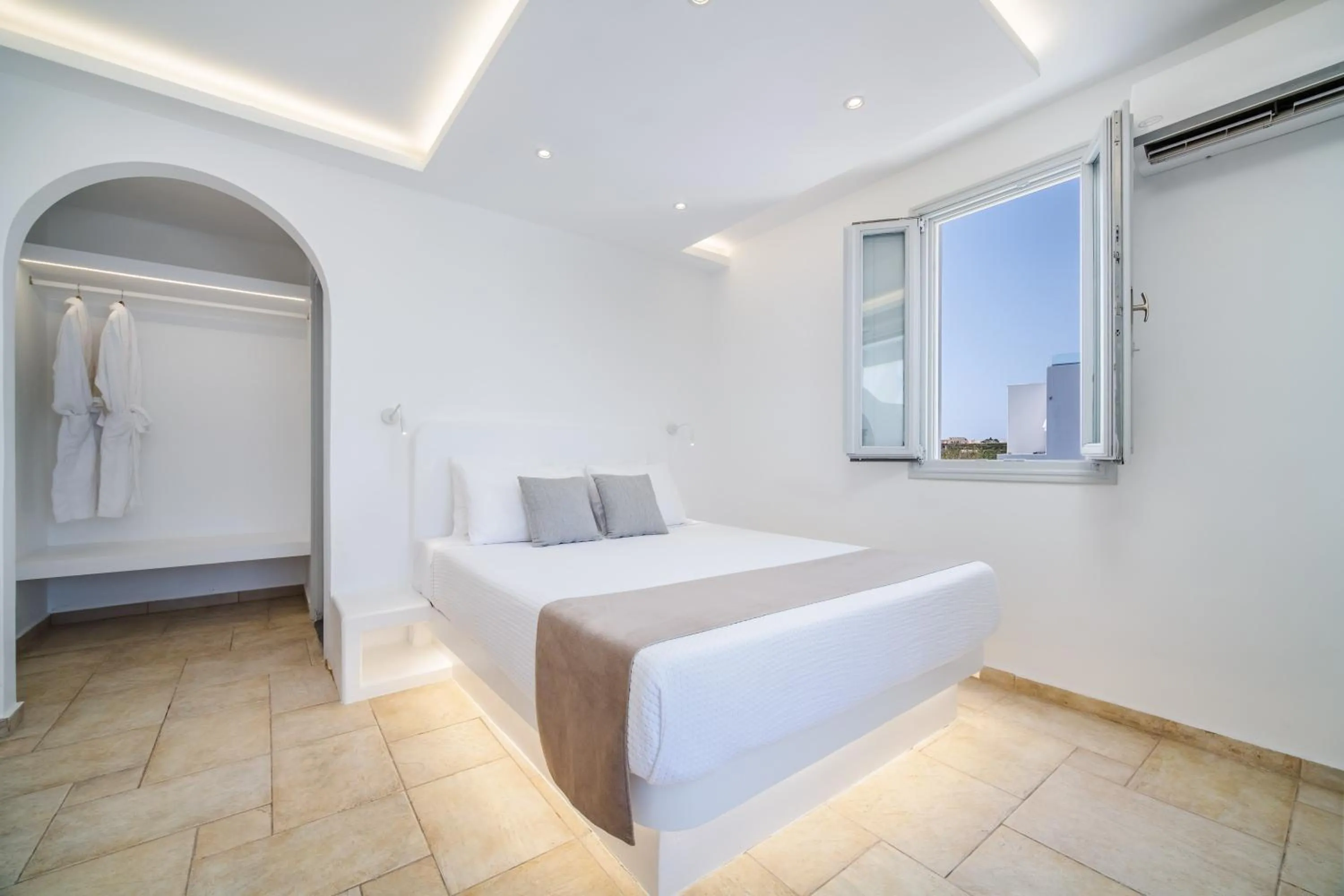 Photo of the whole room in Serenità Luxury Suites