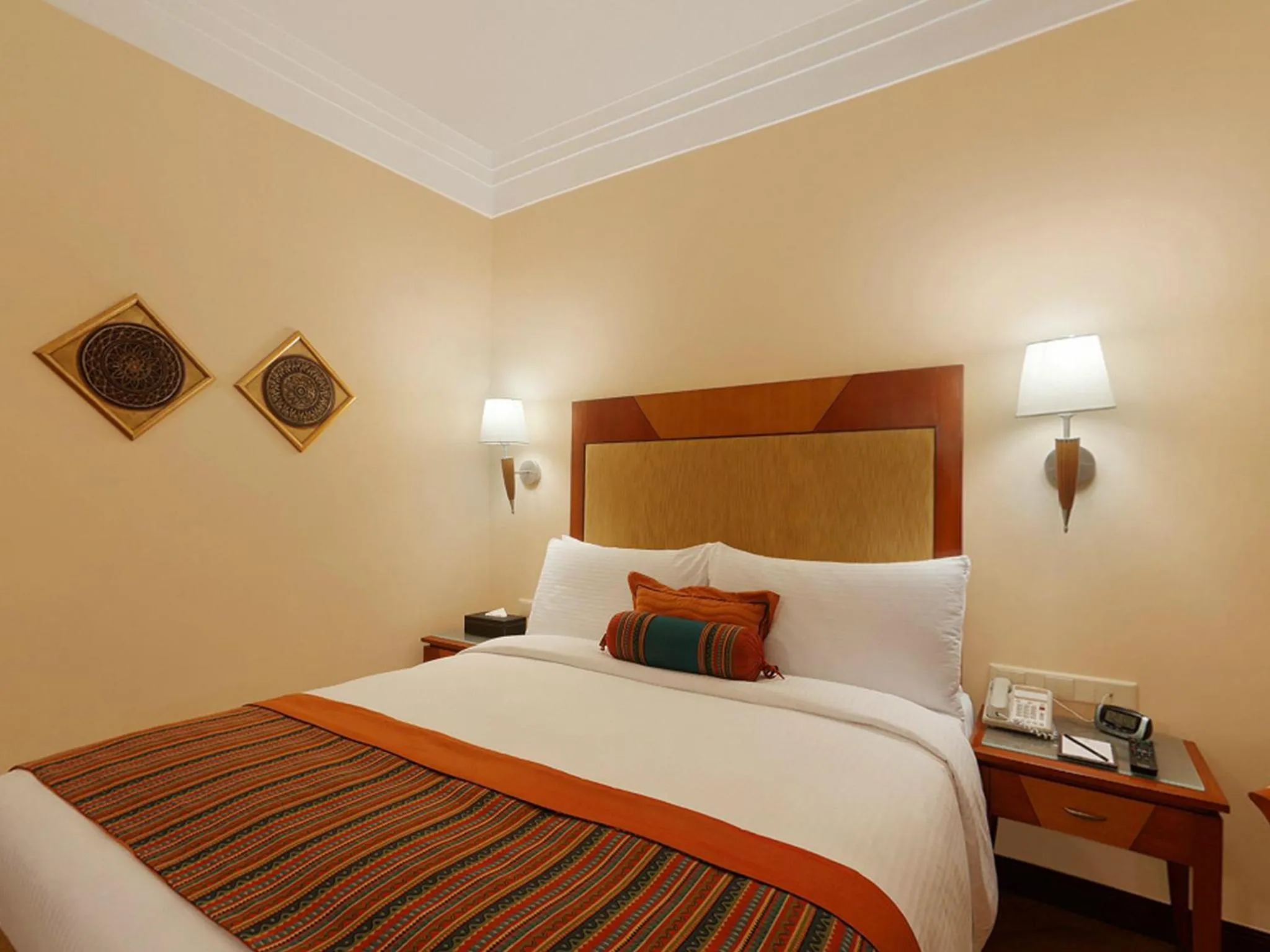 Bed in The Lalit Ashok