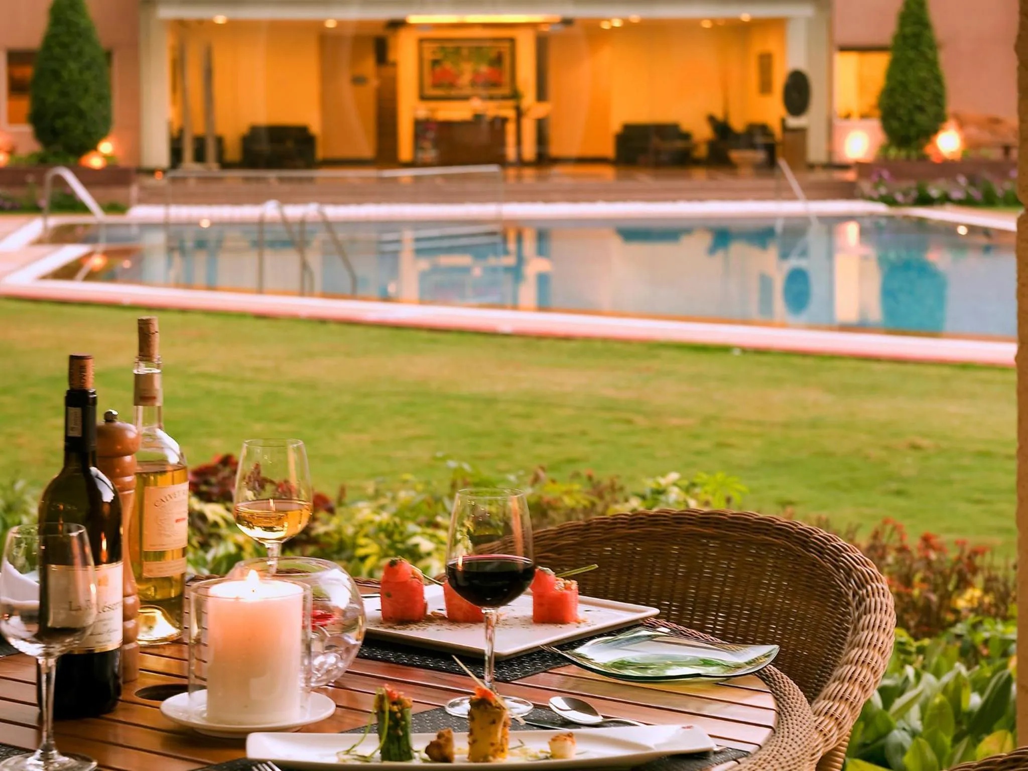 Food and drinks in The Lalit Ashok