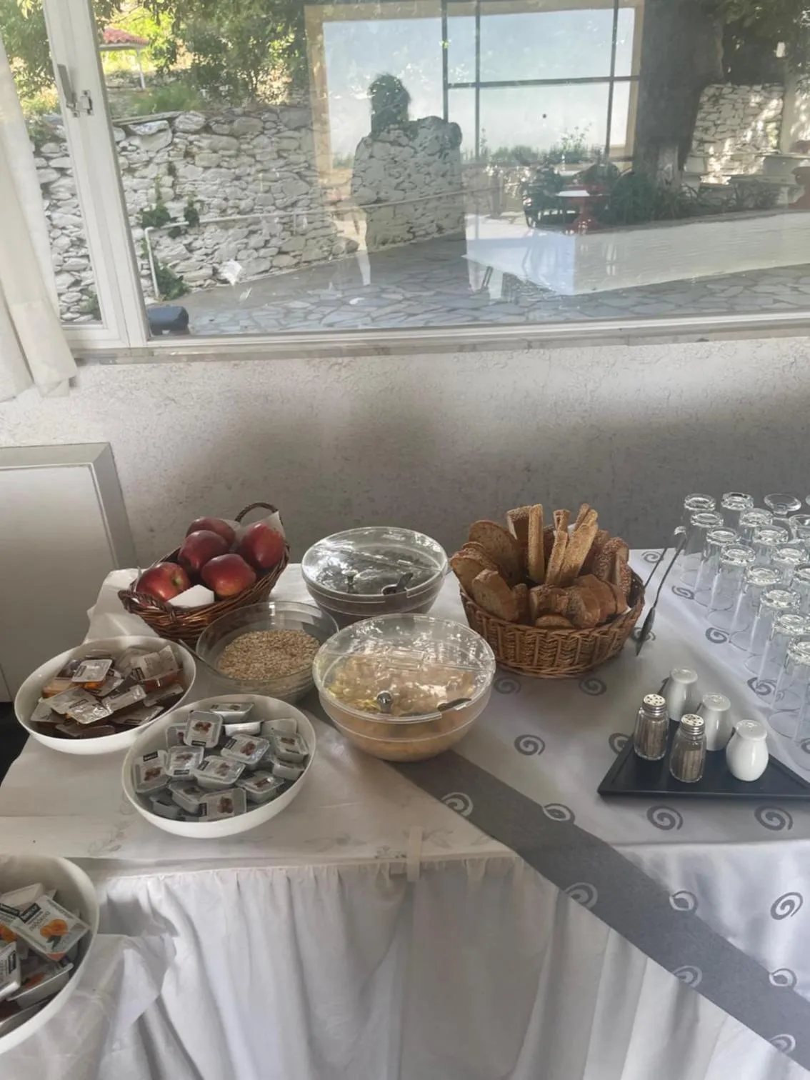 Breakfast in Sariza Spring Hotel