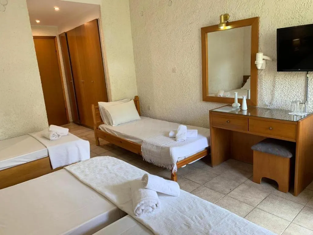 Photo of the whole room in Sariza Spring Hotel