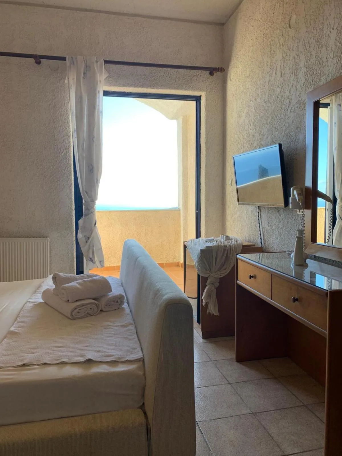 TV and multimedia in Sariza Spring Hotel