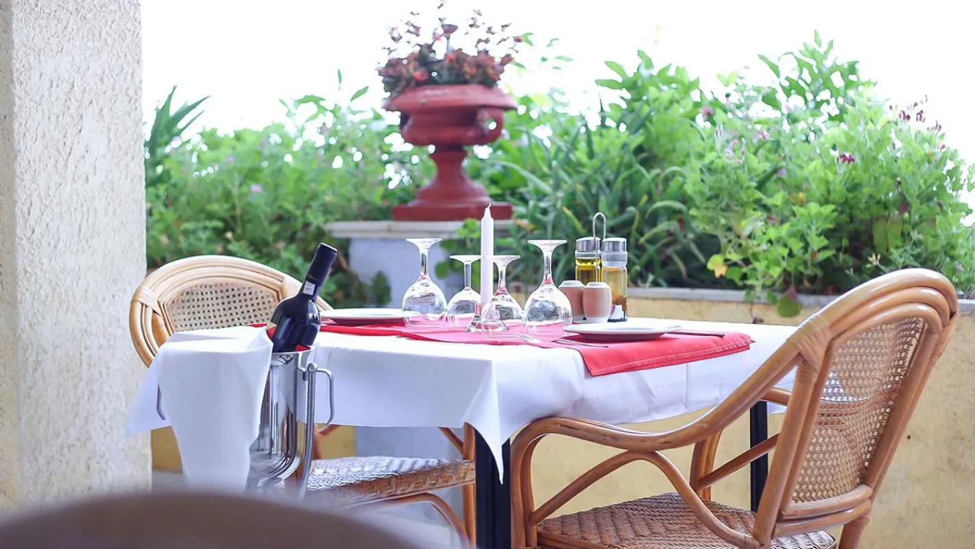 Restaurant/places to eat in Sariza Spring Hotel