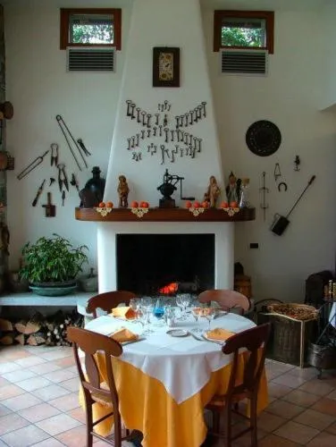 Restaurant/places to eat in Residence Antico Crotto